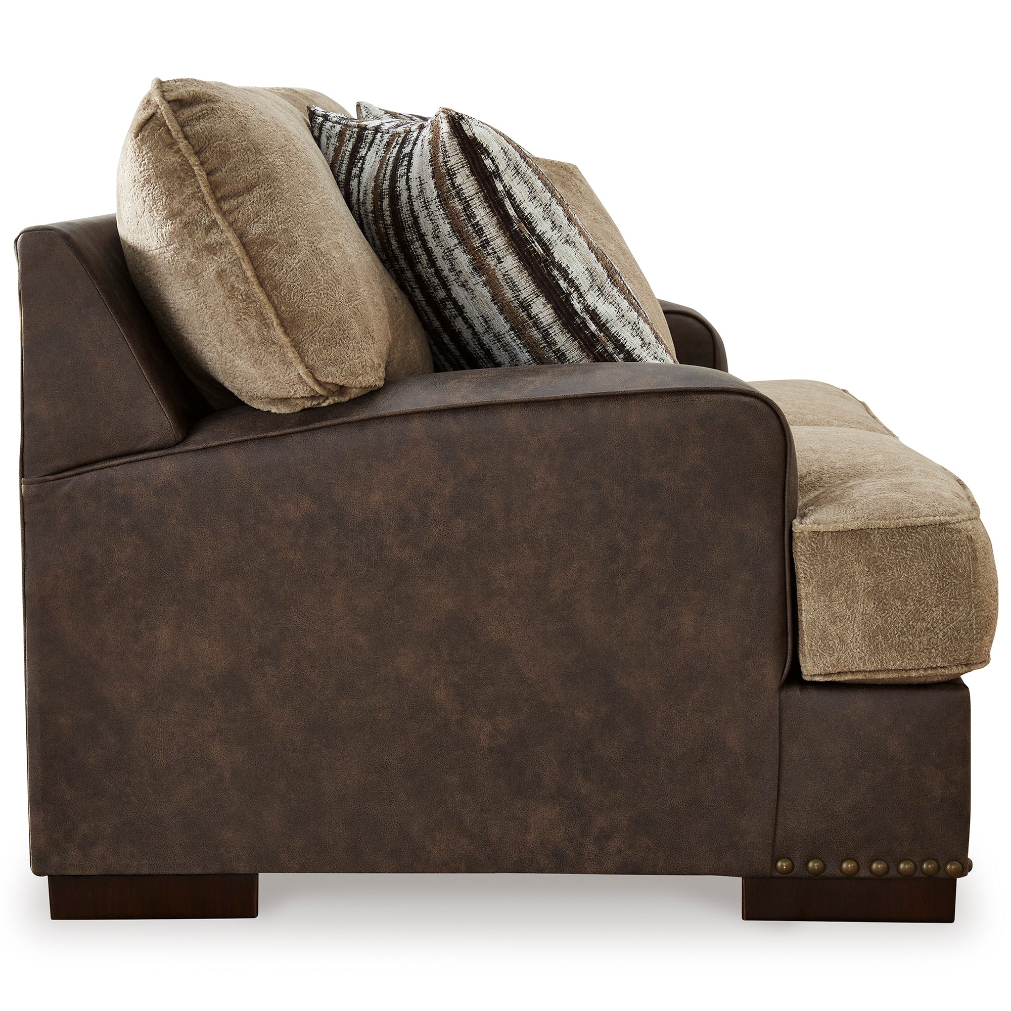 Alesbury Loveseat