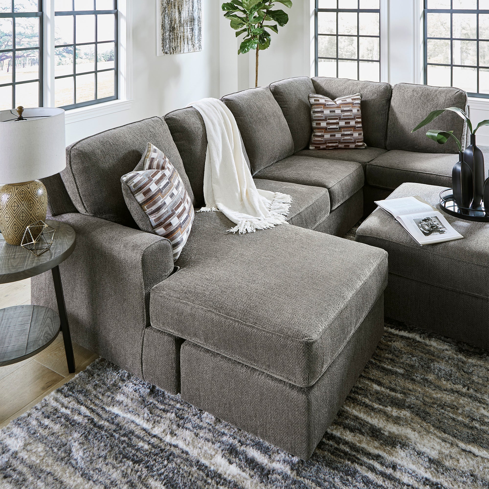 O'Phannon 2-Piece Sectional with Chaise