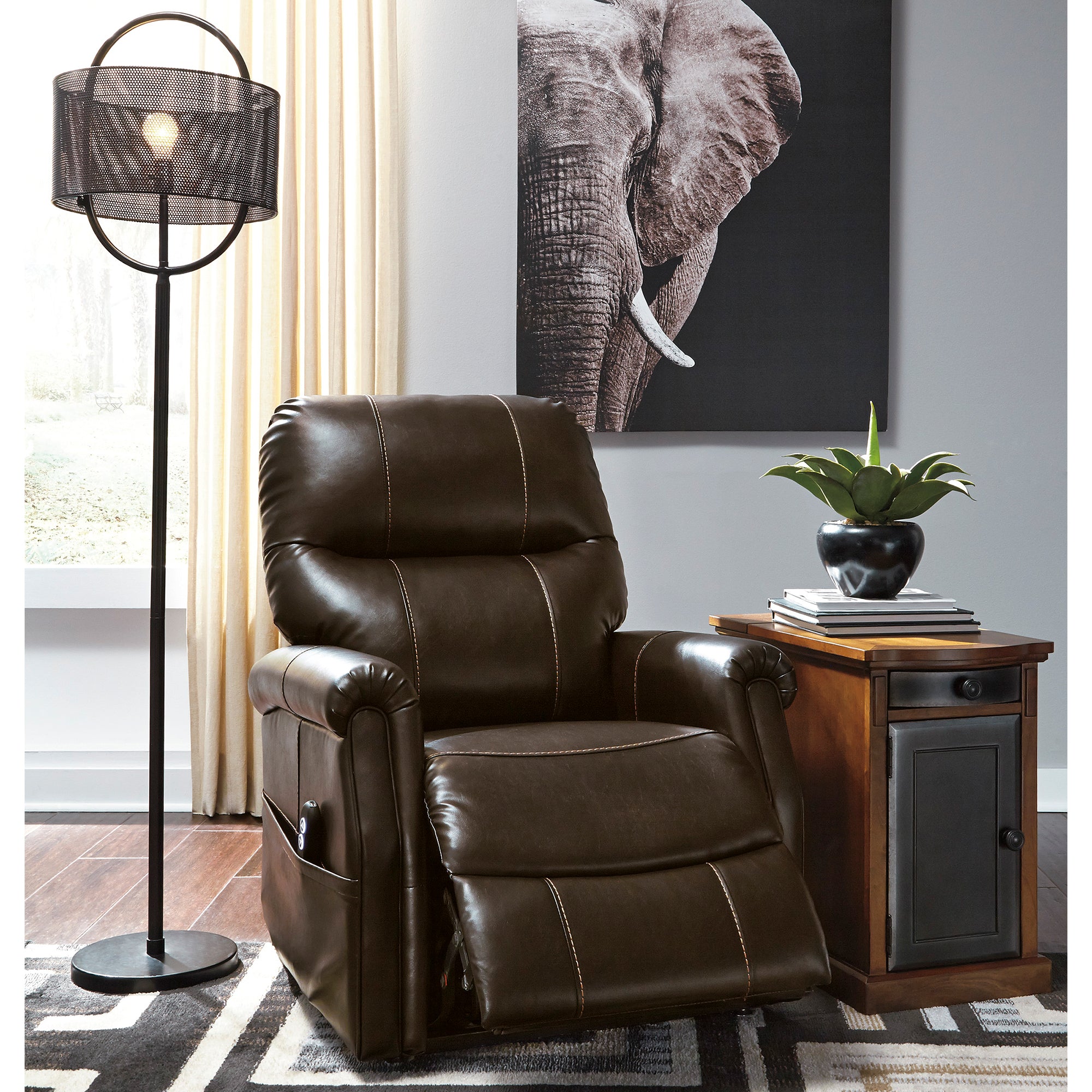 Markridge Power Lift Recliner