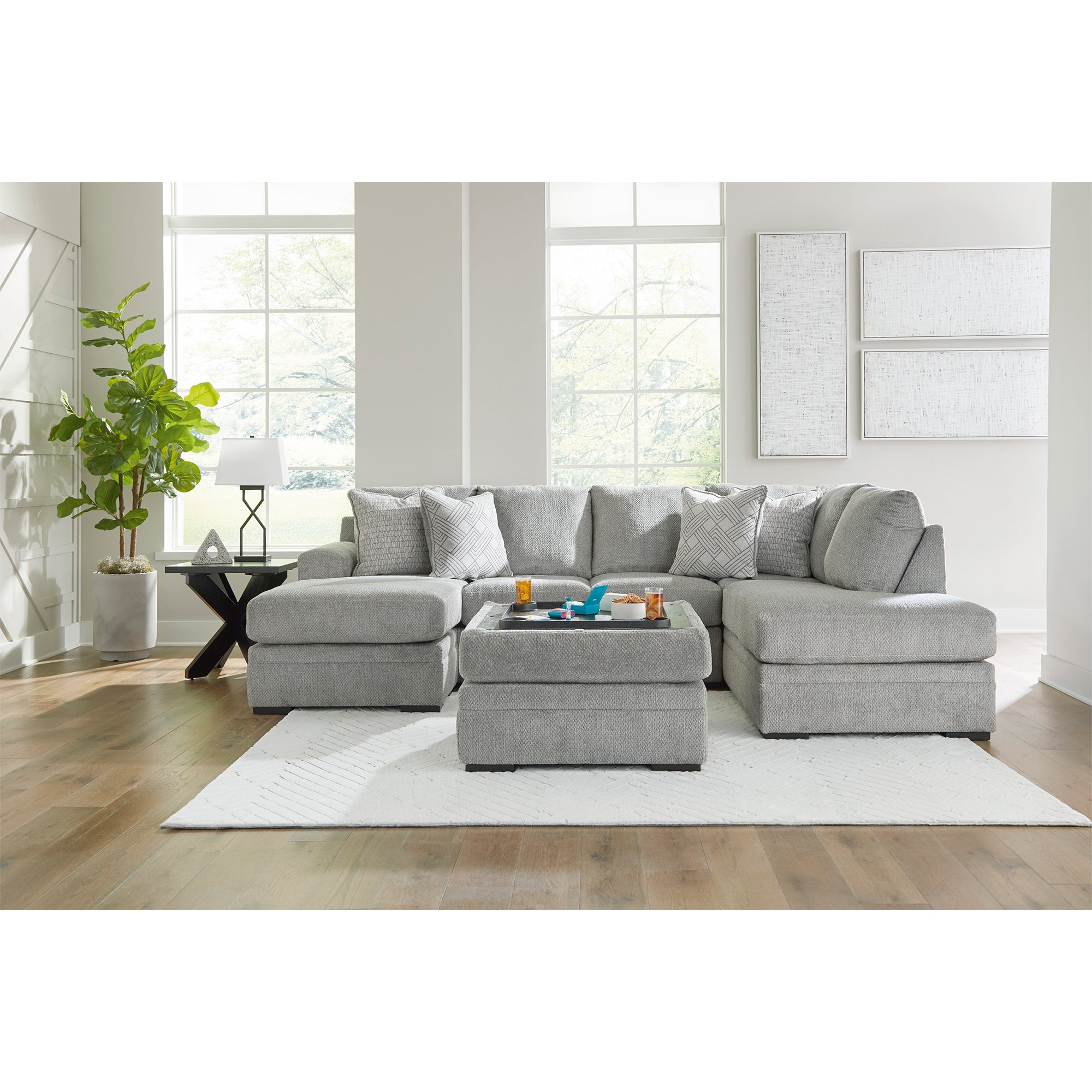 Casselbury 2-Piece Sectional with Chaise