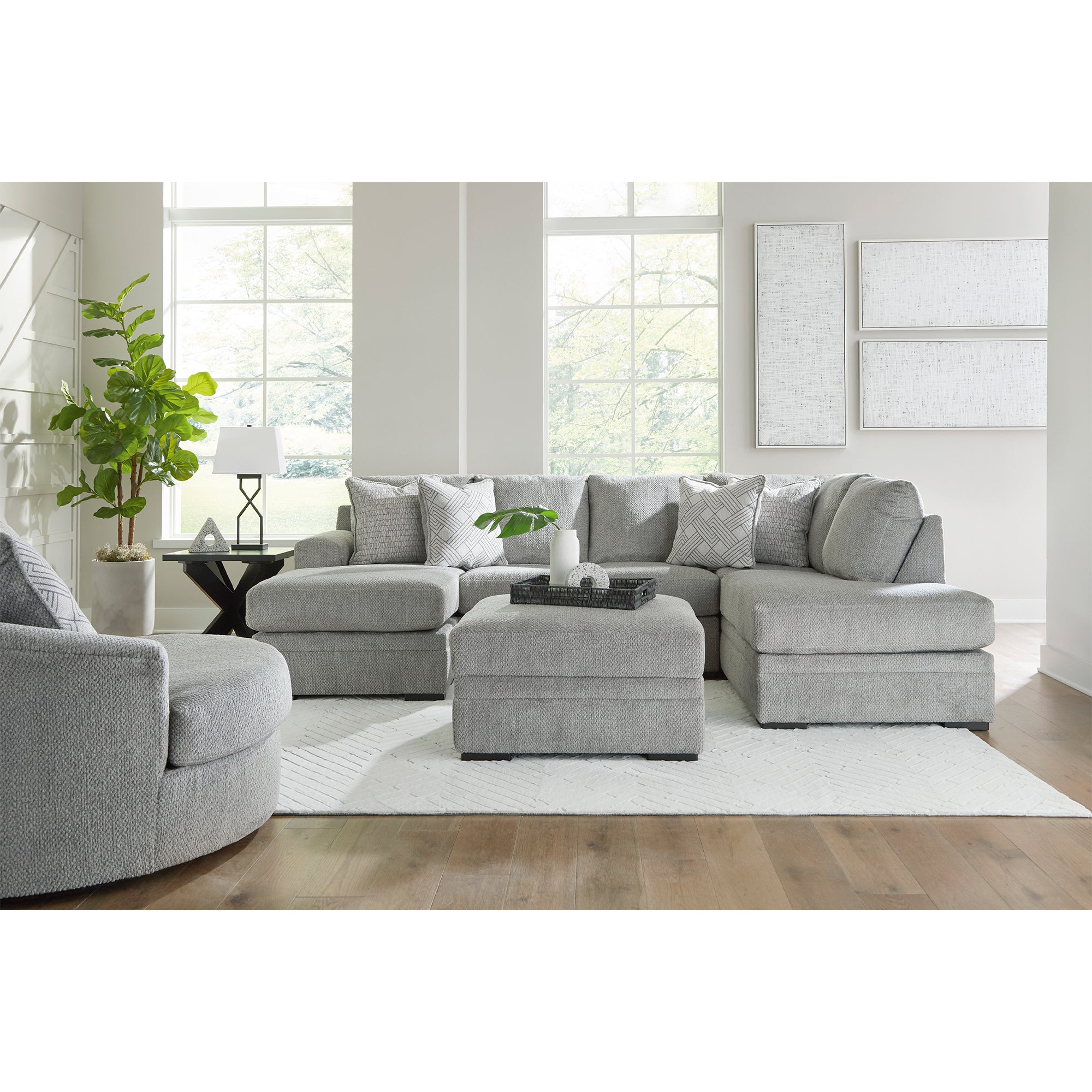 Casselbury 2-Piece Sectional with Chaise