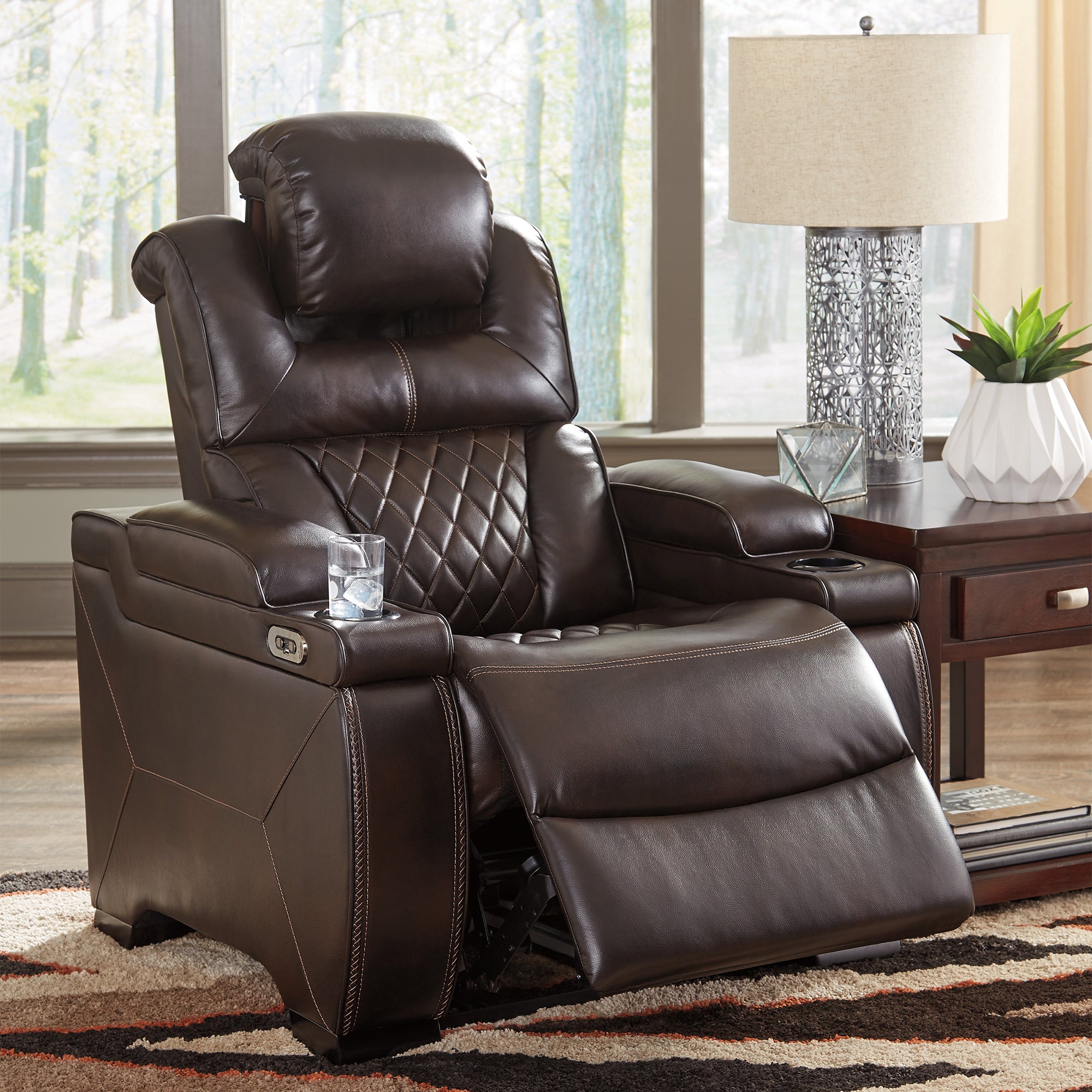 Warnerton Dual Power Recliner