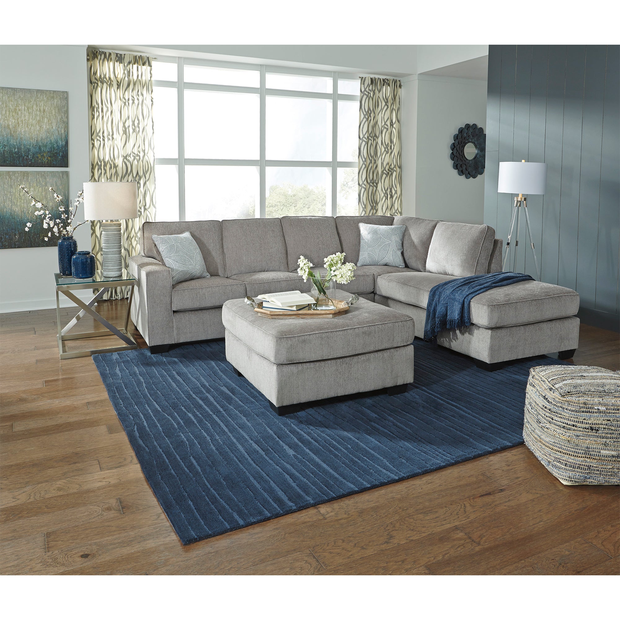 Altari 2-Piece Sectional with Chaise