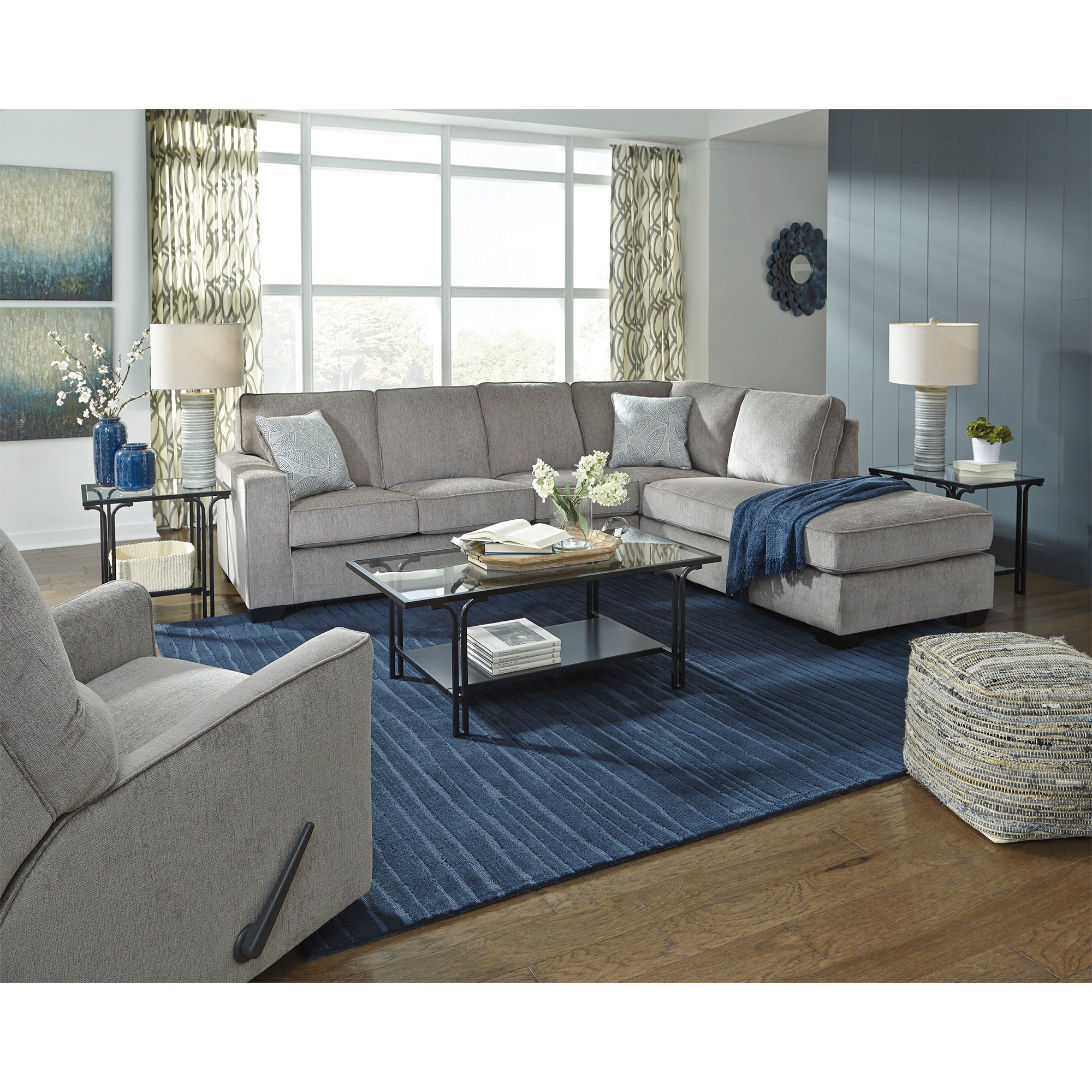 Altari 2-Piece Sectional with Chaise