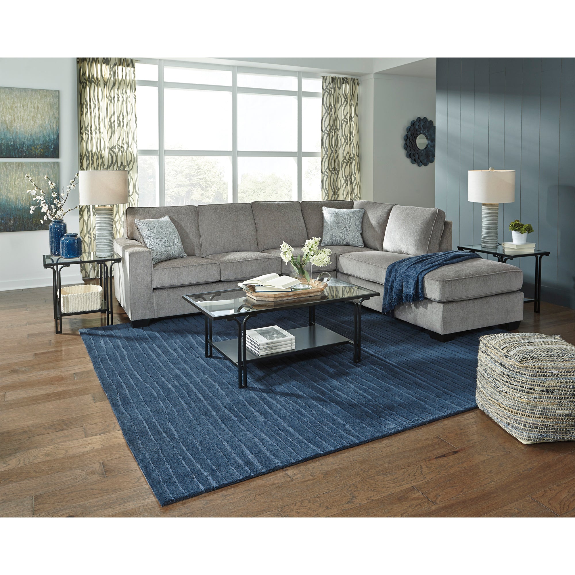 Altari 2-Piece Sectional with Chaise