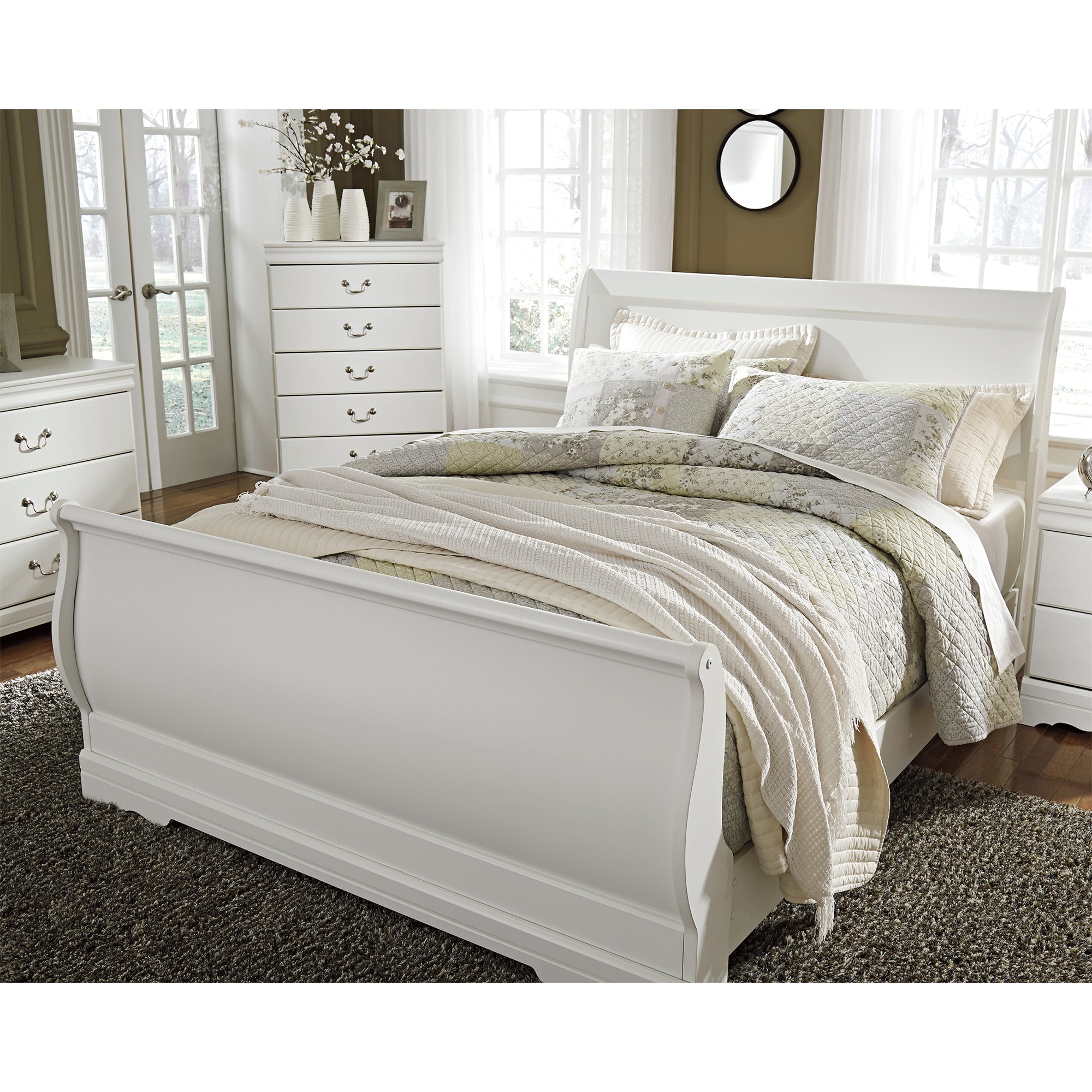 Anarasia Queen Sleigh Bed with Mirrored Dresser