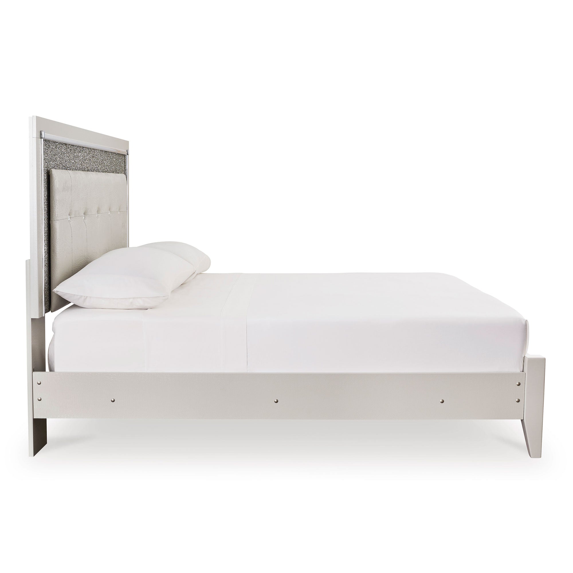 Zyniden Full Panel Bed with Mirrored Dresser