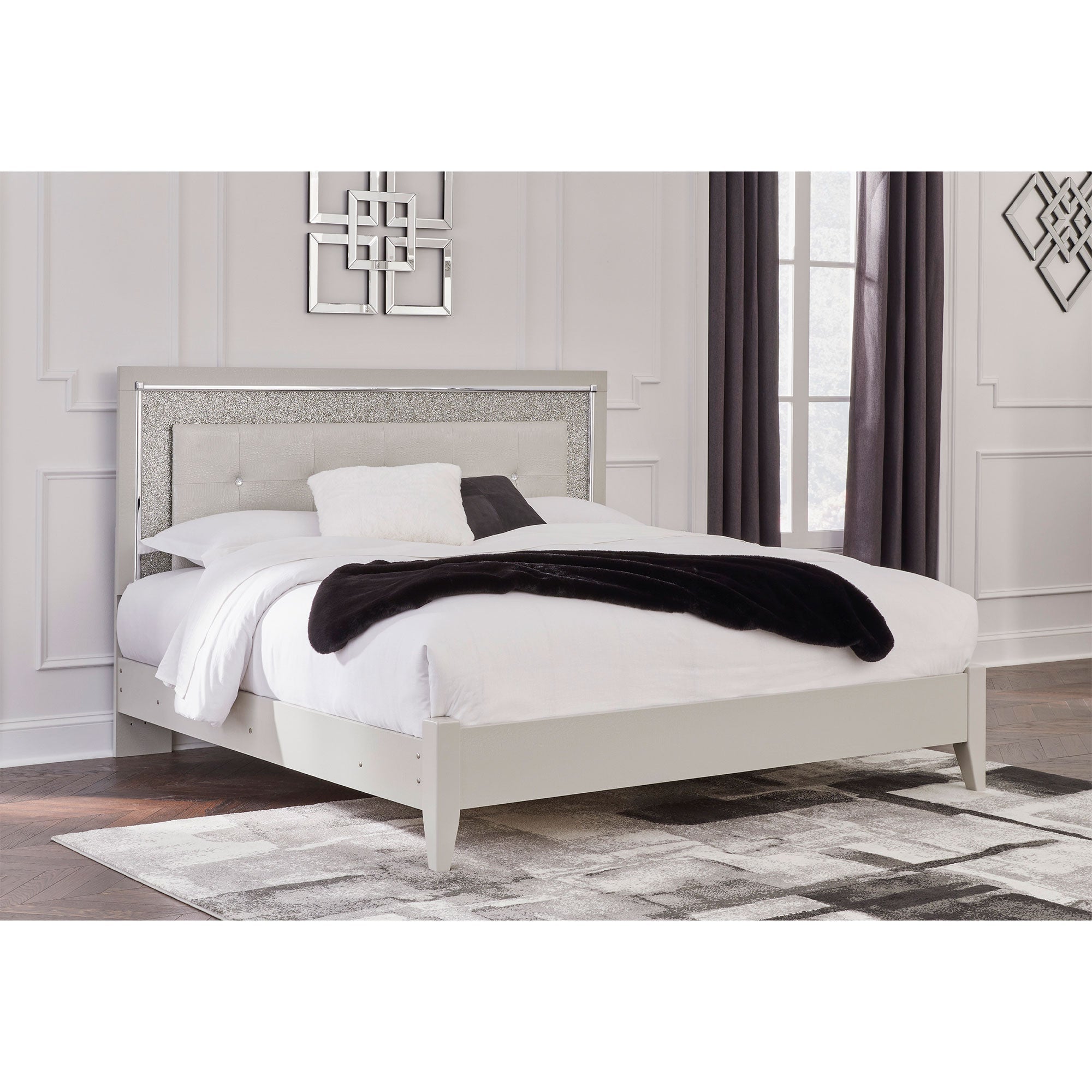 Zyniden King Panel Bed with Mirrored Dresser