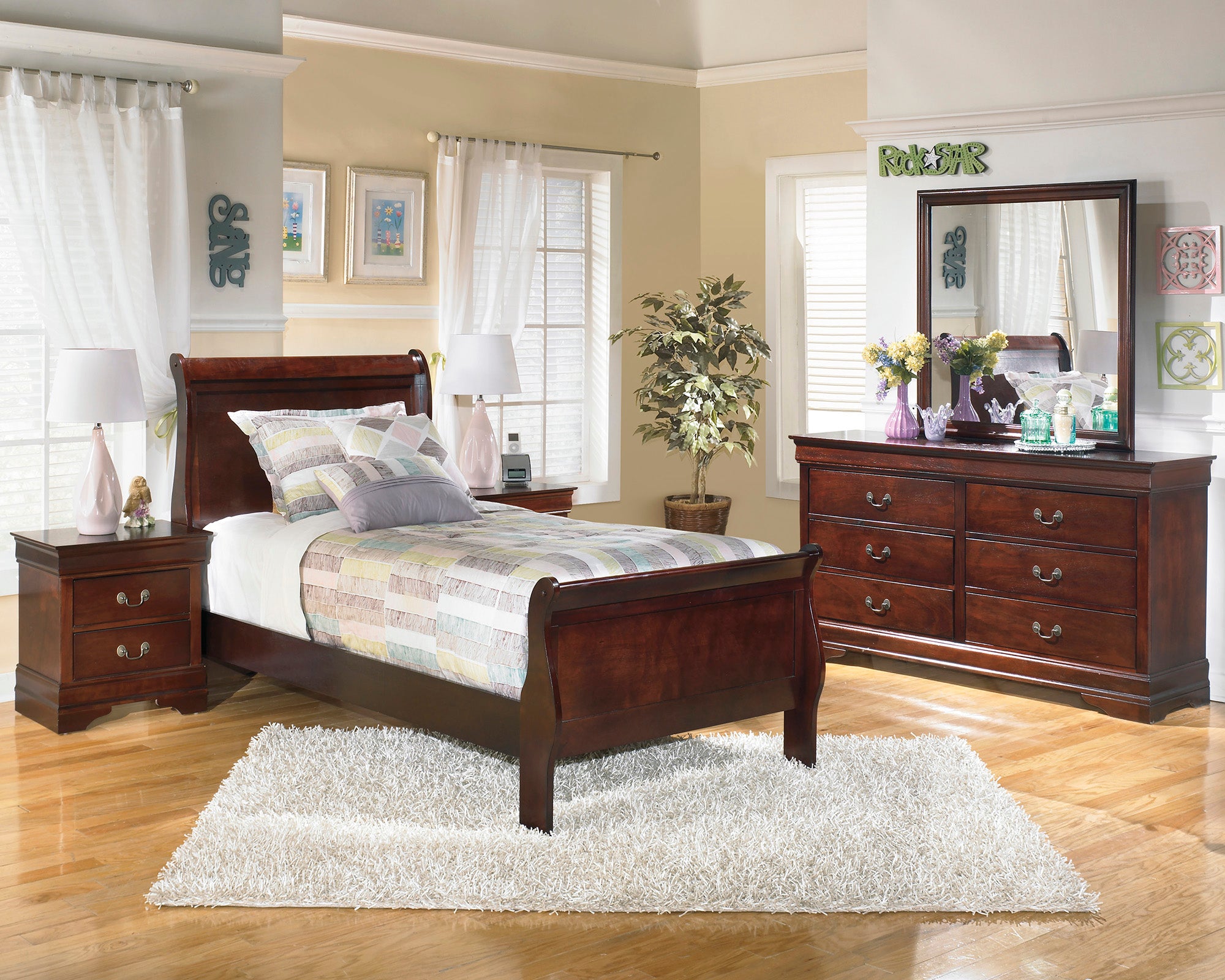 Alisdair Twin Sleigh Bed with Dresser