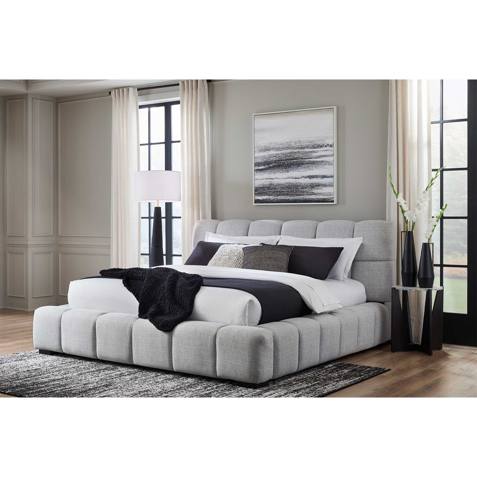 Grendusk King Upholstered Bed