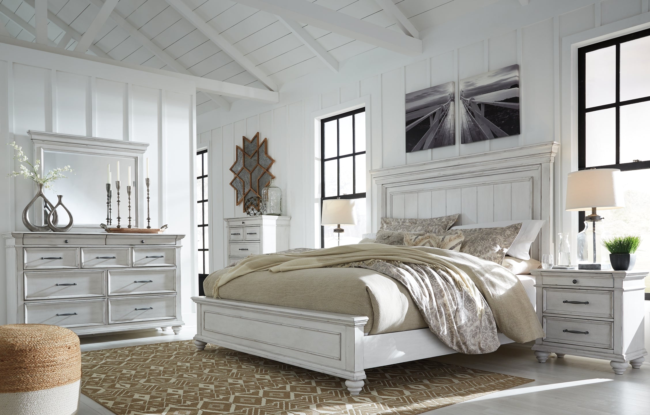 Kanwyn Queen Panel Bed