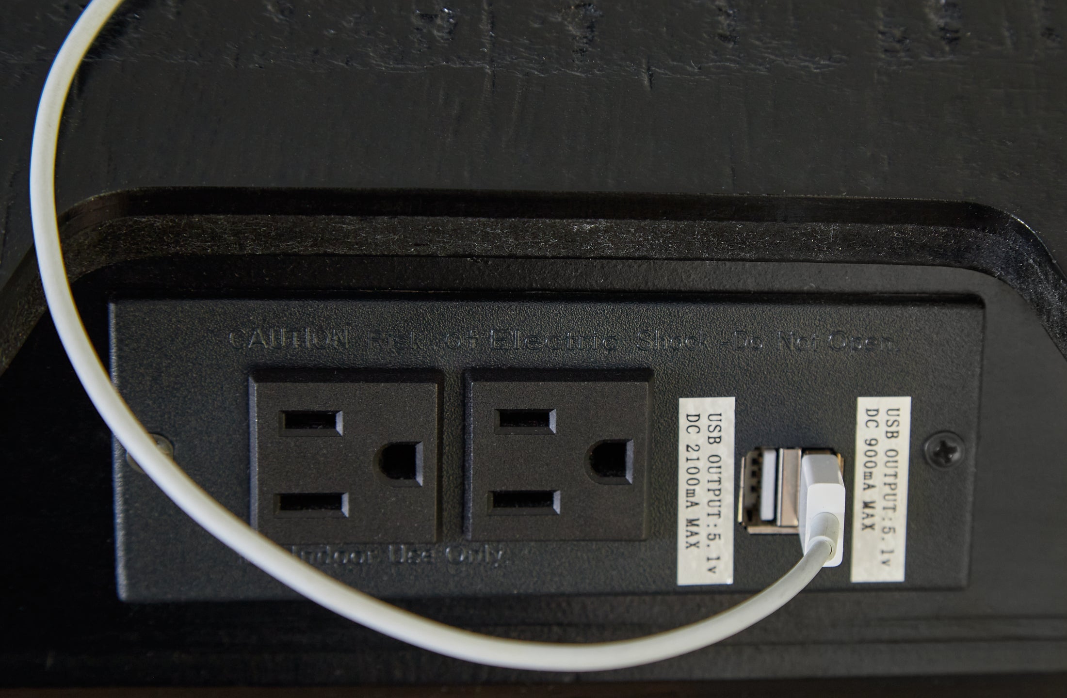 Londer King Panel Bed with Mirrored Dresser and Nightstand