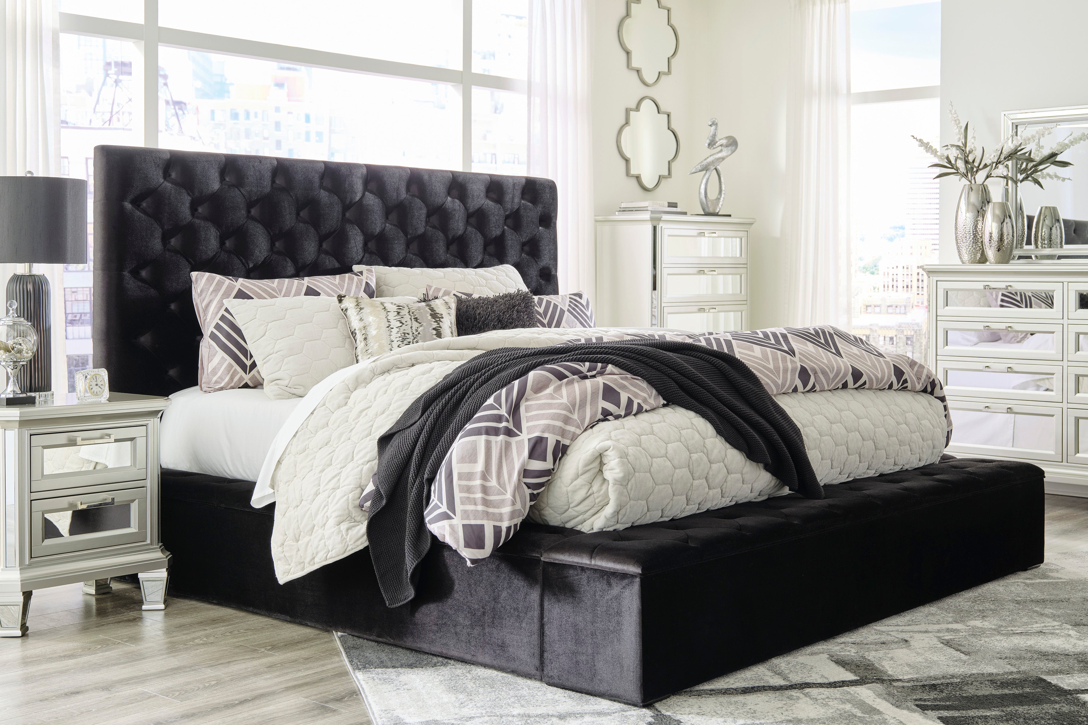 Lindenfield King Upholstered Bed with Storage