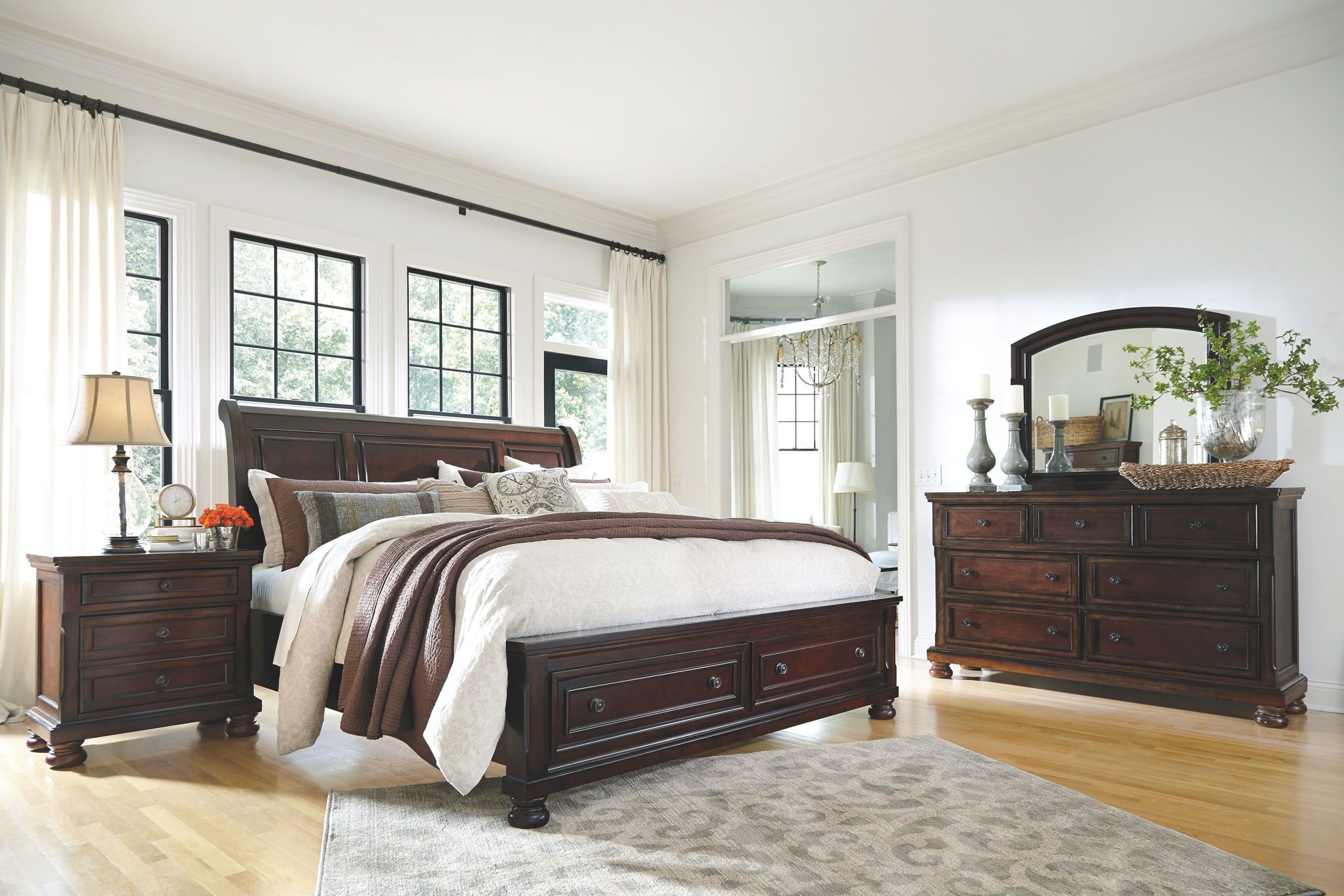 Porter King Sleigh Bed with Mirrored Dresser