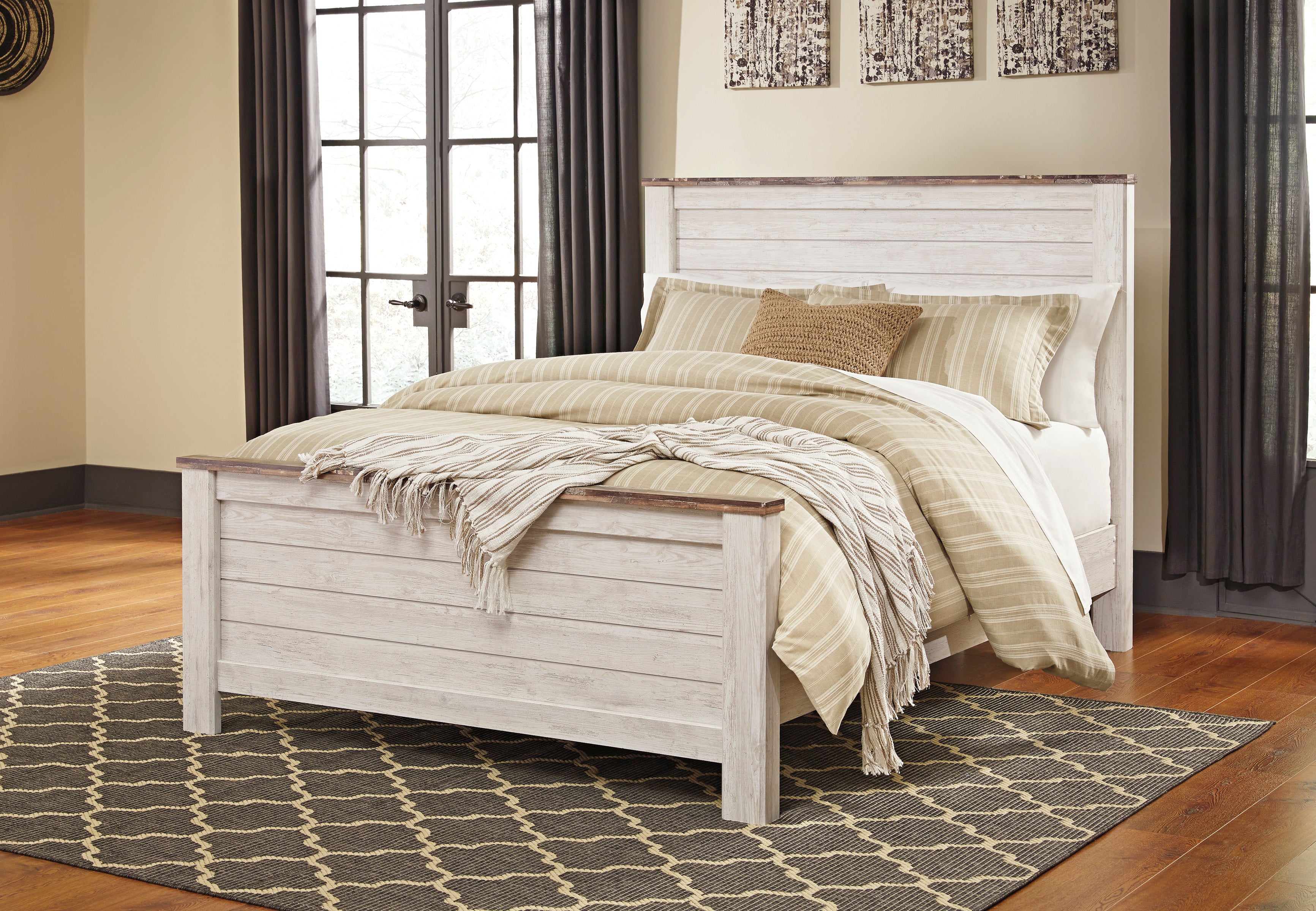 Willowton Queen Panel Bed with Mirrored Dresser