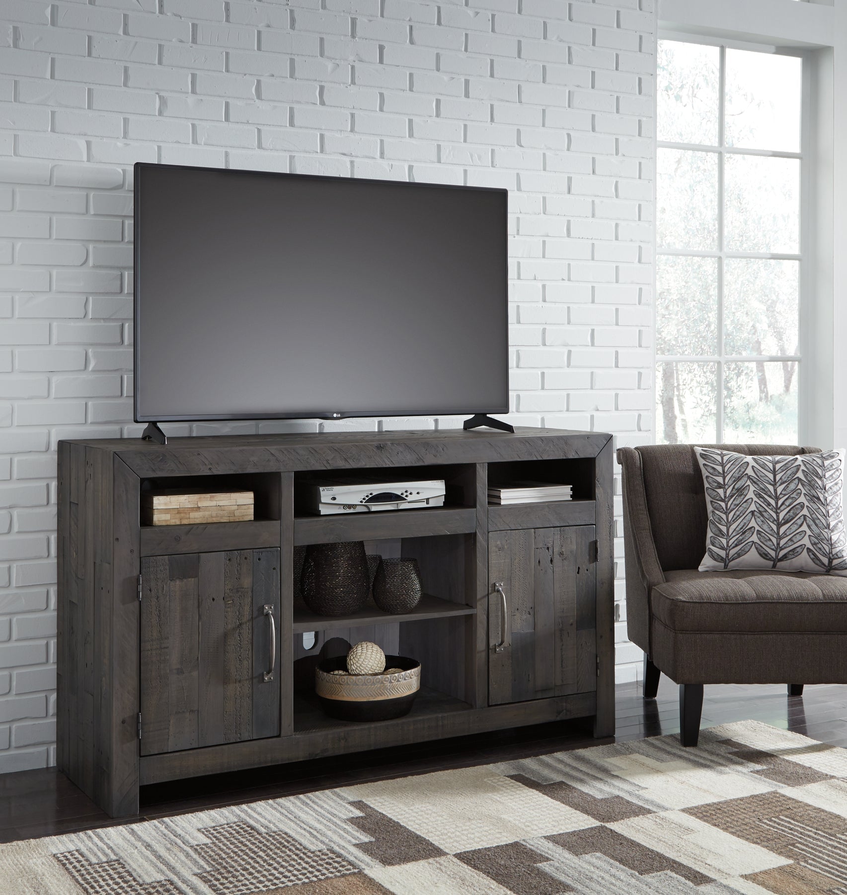 Mayflyn LG TV Stand w/Fireplace Option