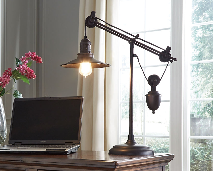 Kylen Metal Desk Lamp (1/CN)