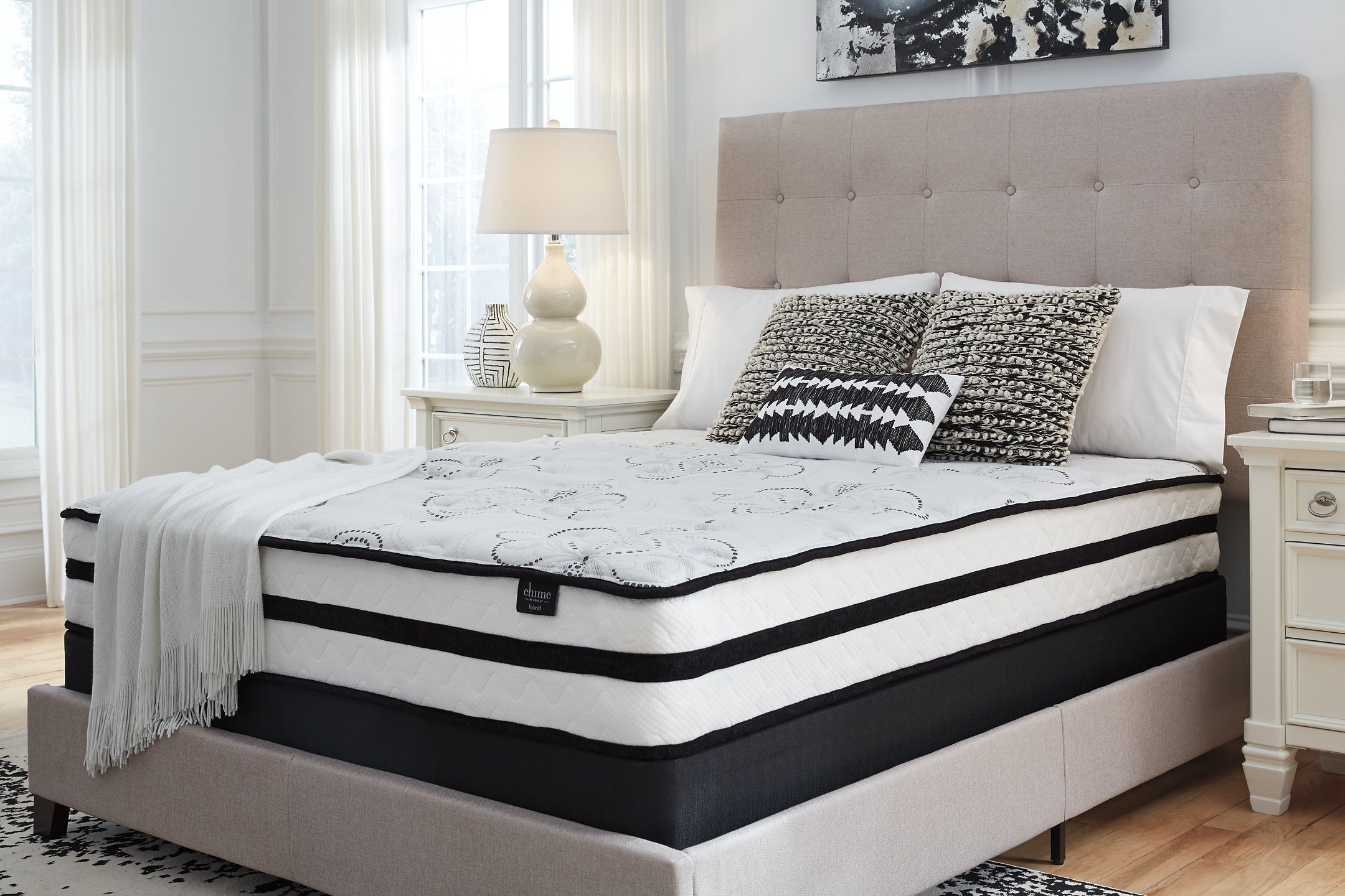 Chime 10 Inch Hybrid Queen Mattress