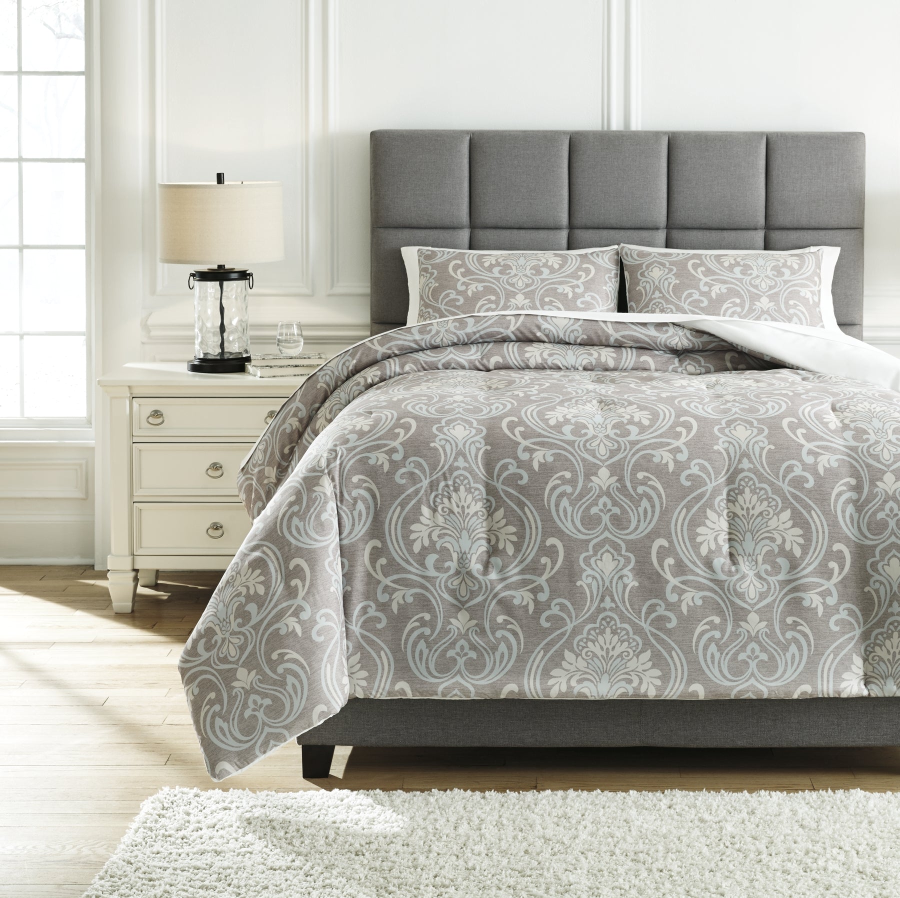 Noel Queen Comforter Set