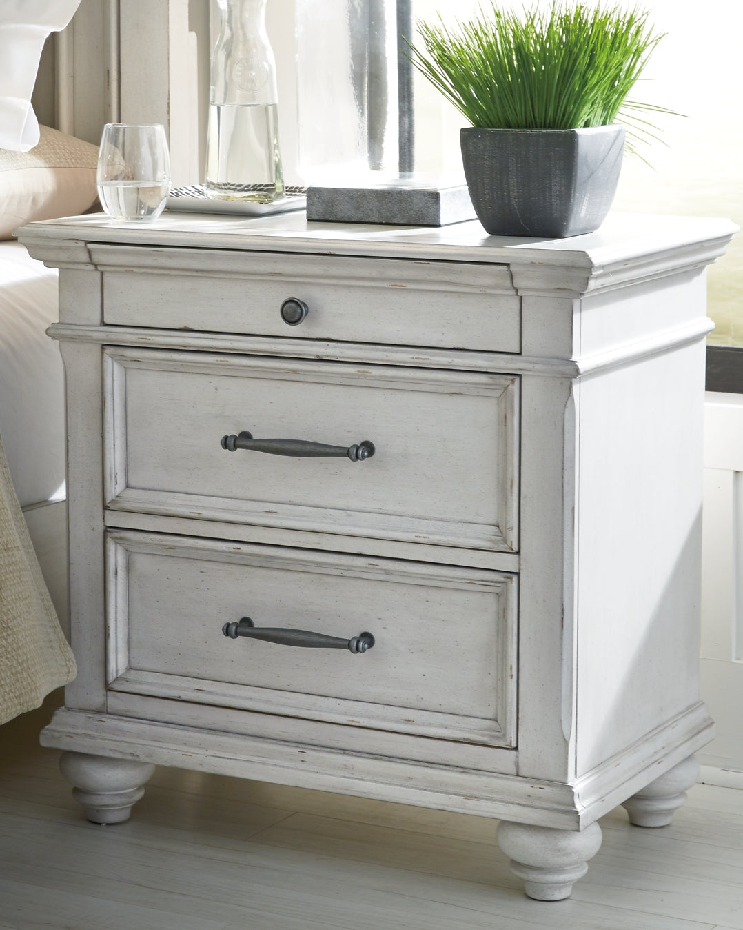 Kanwyn Three Drawer Night Stand