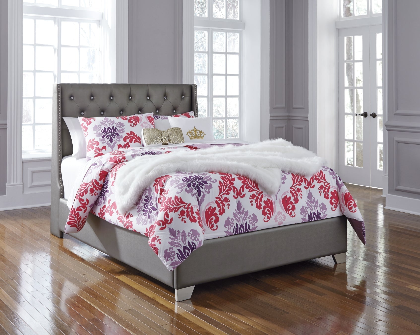 Coralayne Full Upholstered Bed