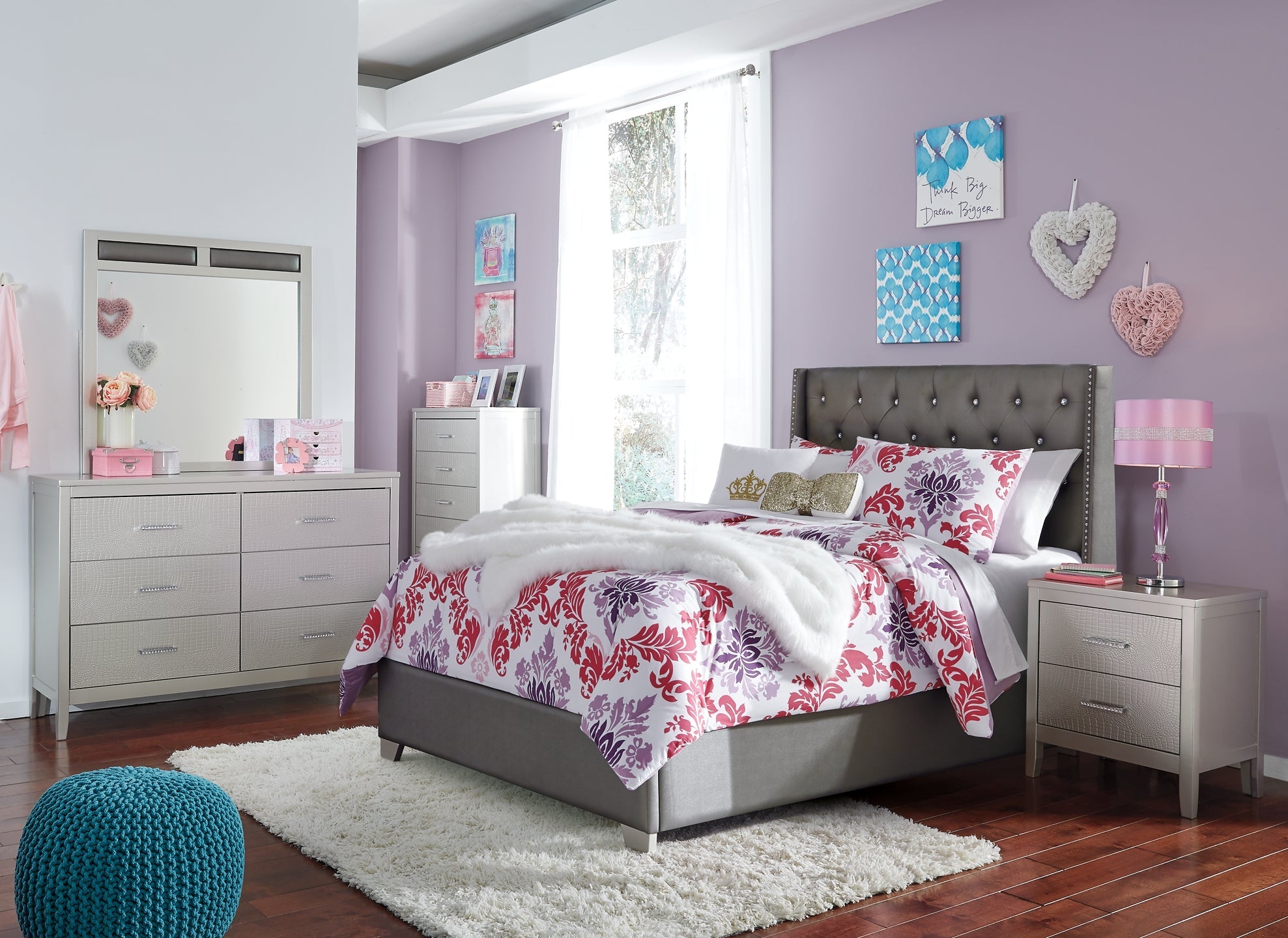 Coralayne Full Upholstered Bed