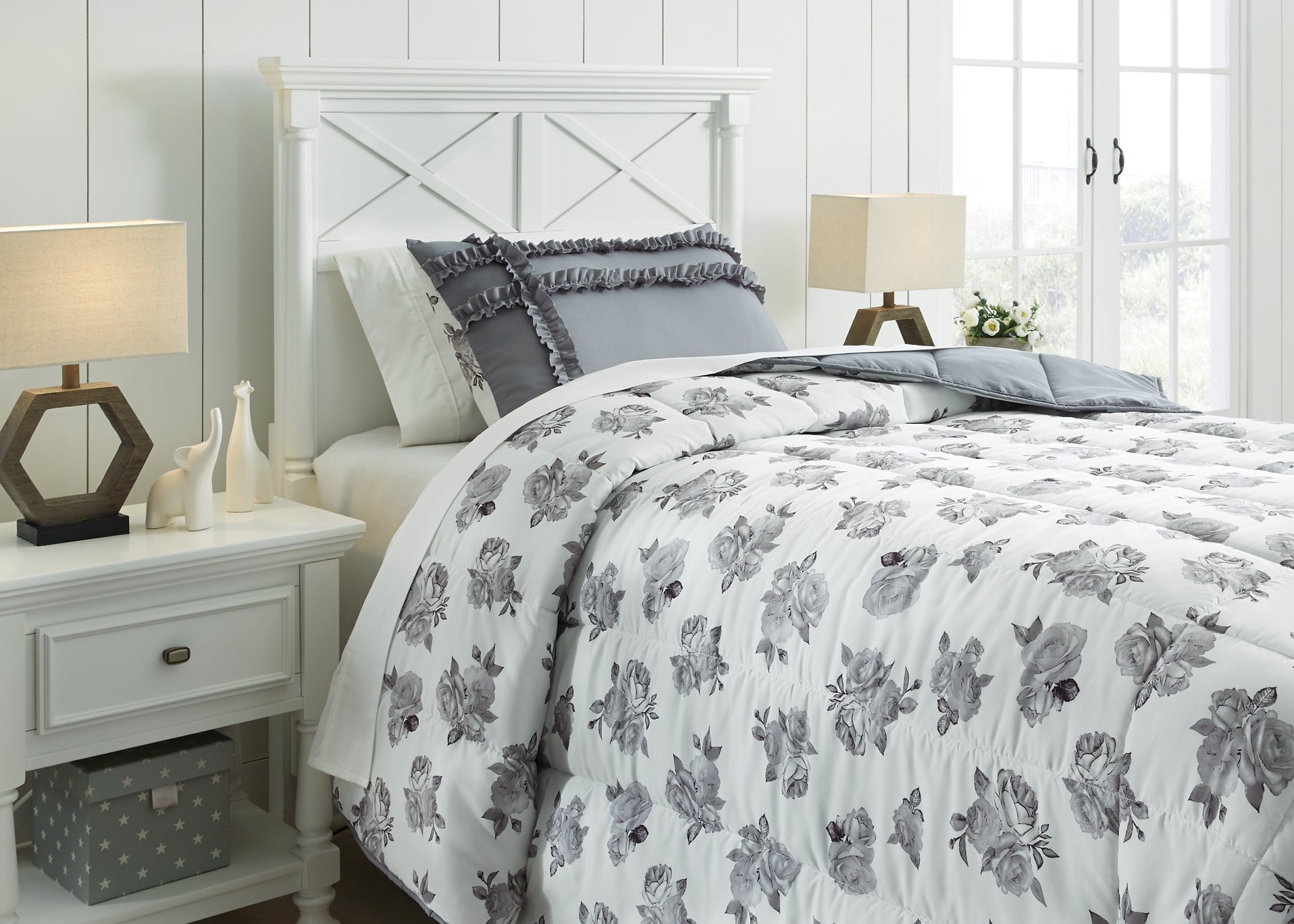 Meghdad Twin Comforter Set