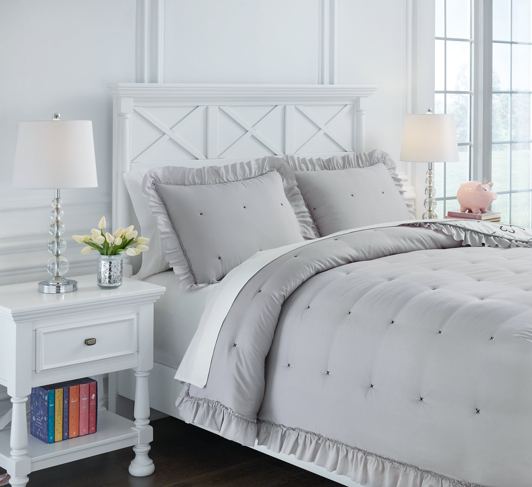 Hartlen Full Comforter Set