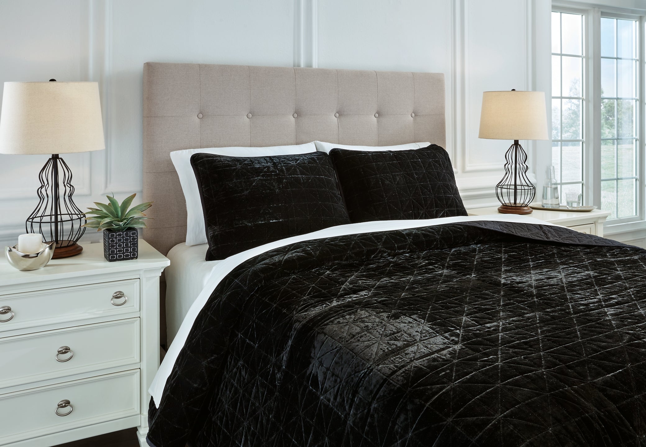 Dairick Queen Quilt Set