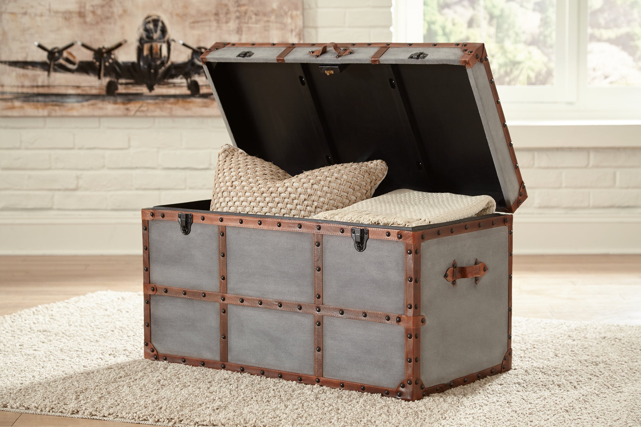 Amsel Storage Trunk