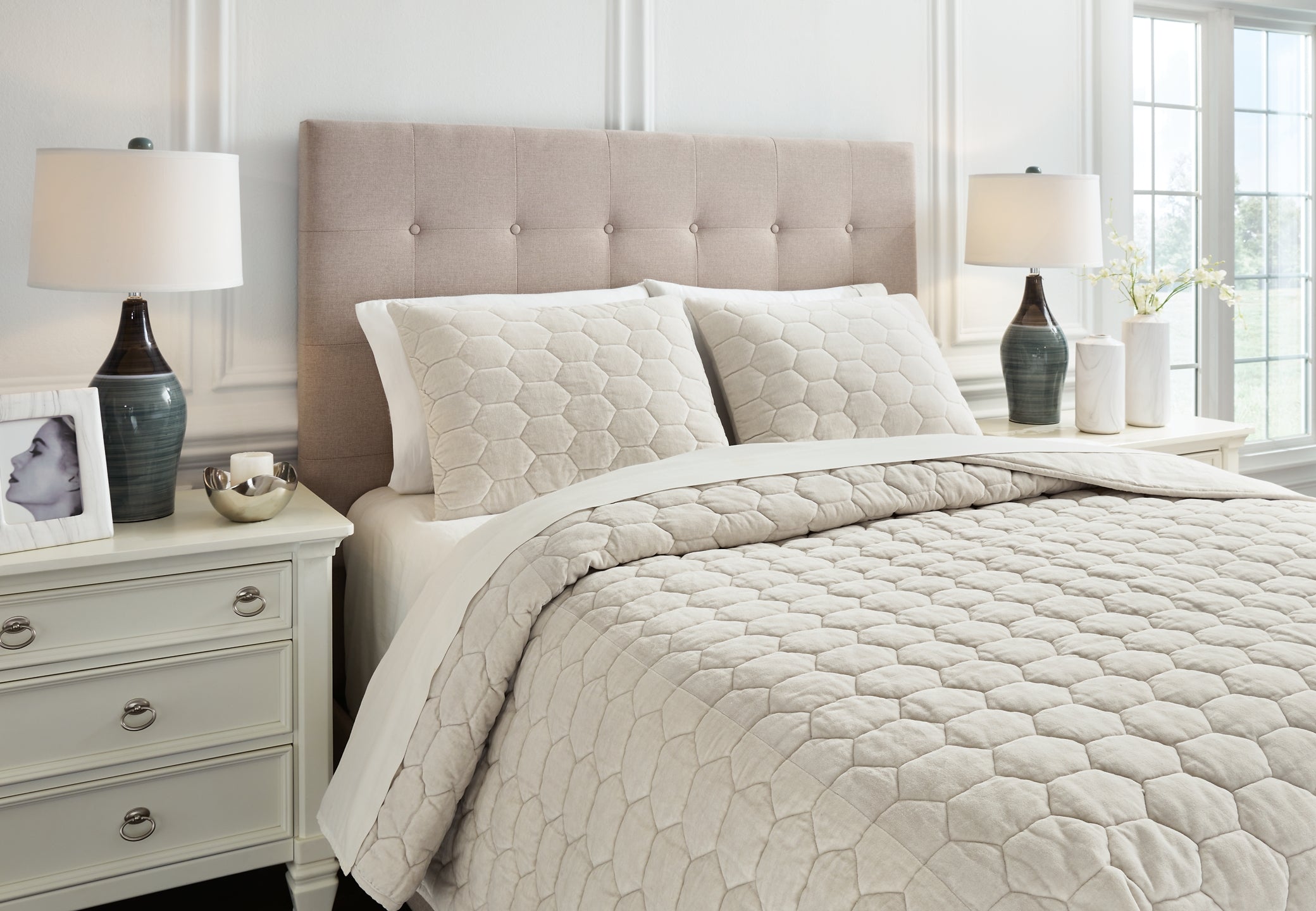 Hesper King Coverlet Set