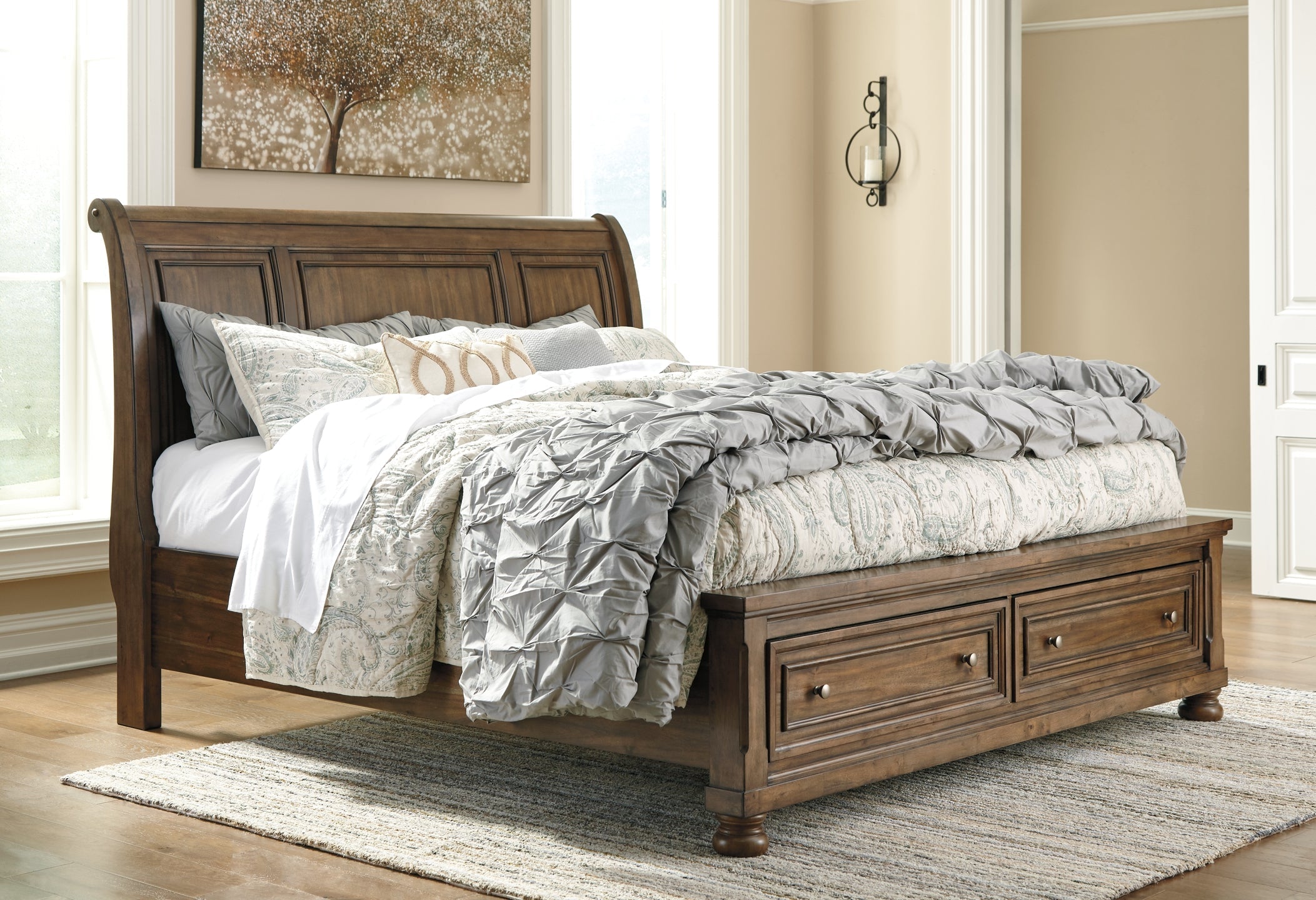 Flynnter King Sleigh Bed with 2 Storage Drawers with Mirrored Dresser