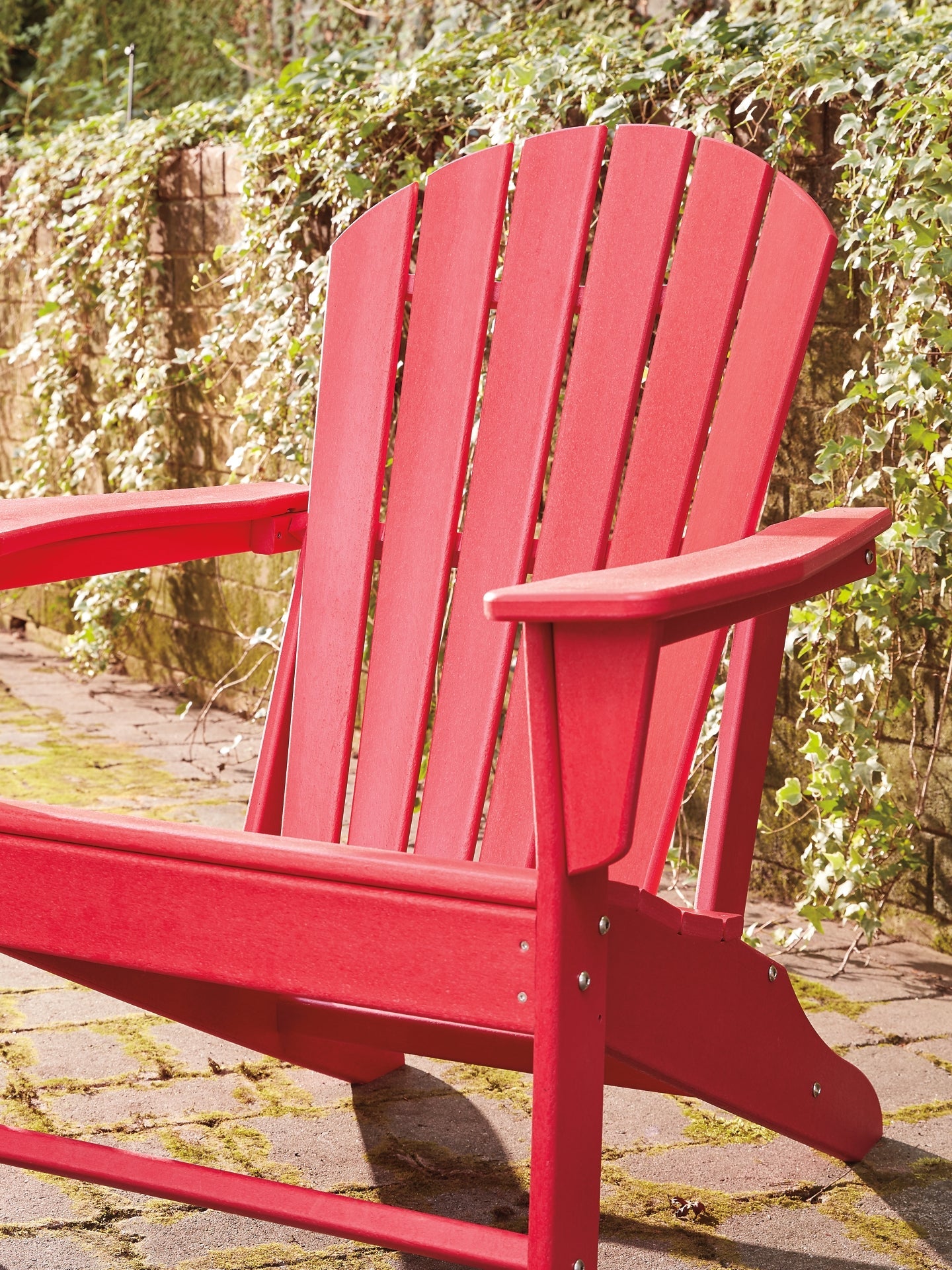 Sundown Treasure 2 Outdoor Chairs with End Table