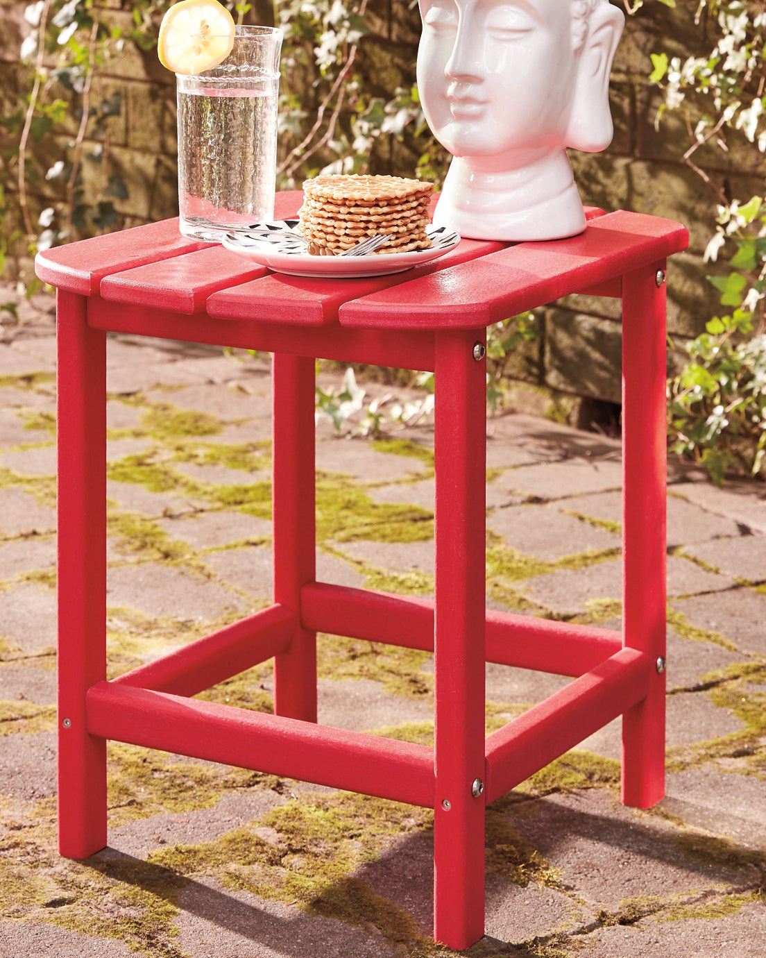 Sundown Treasure Outdoor Chair with End Table