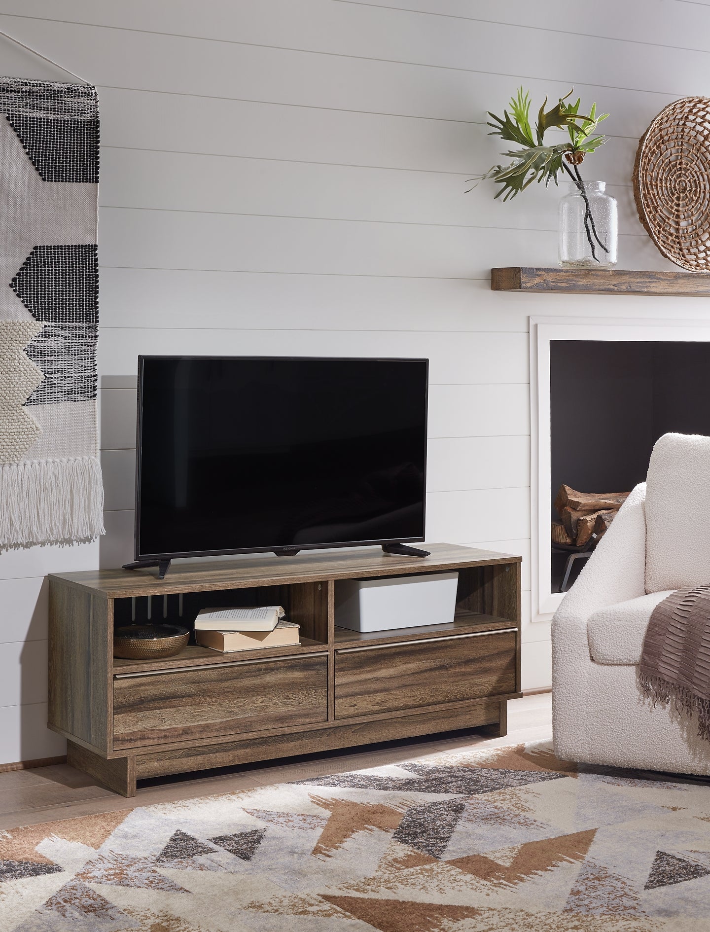 Shallifer Medium TV Stand