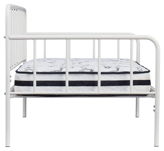 Trentlore Twin Metal Day Bed w/Platform