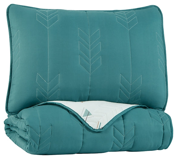 Averlett Twin Quilt Set