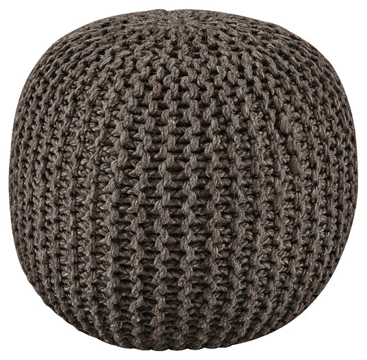 Latricia Pouf