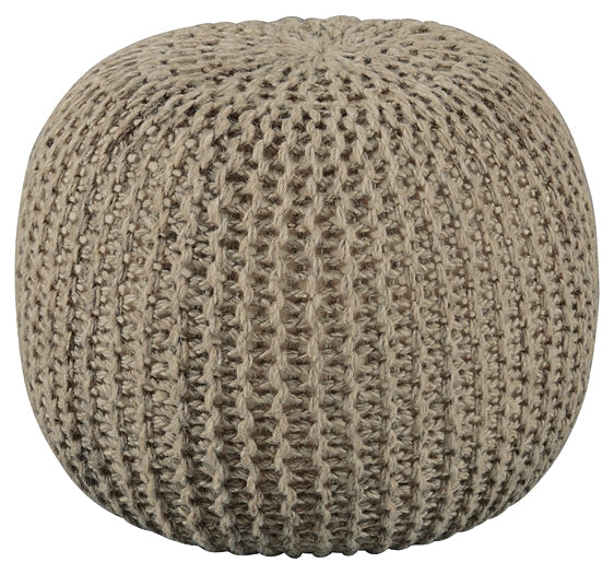 Latricia Pouf