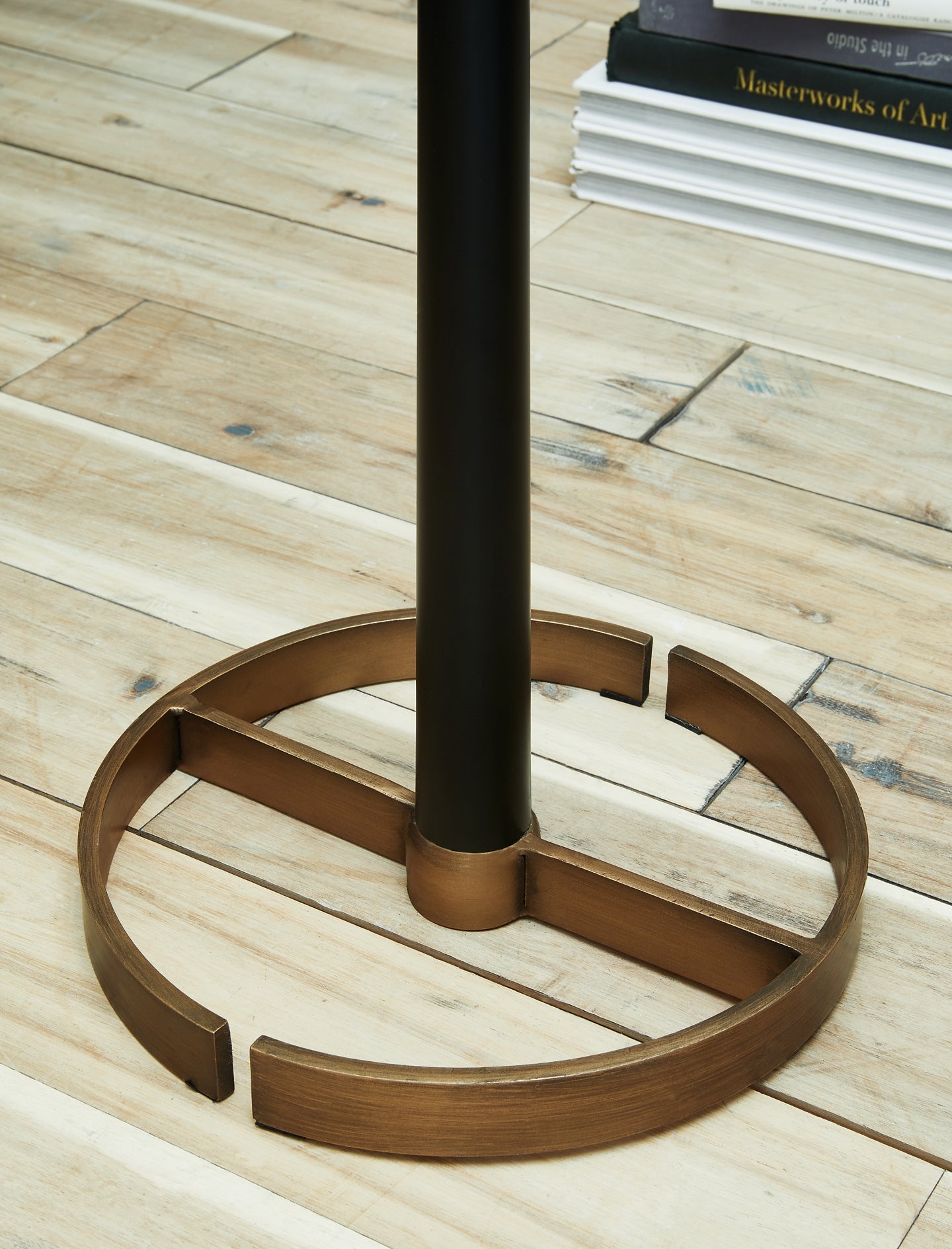 Amadell Metal Floor Lamp