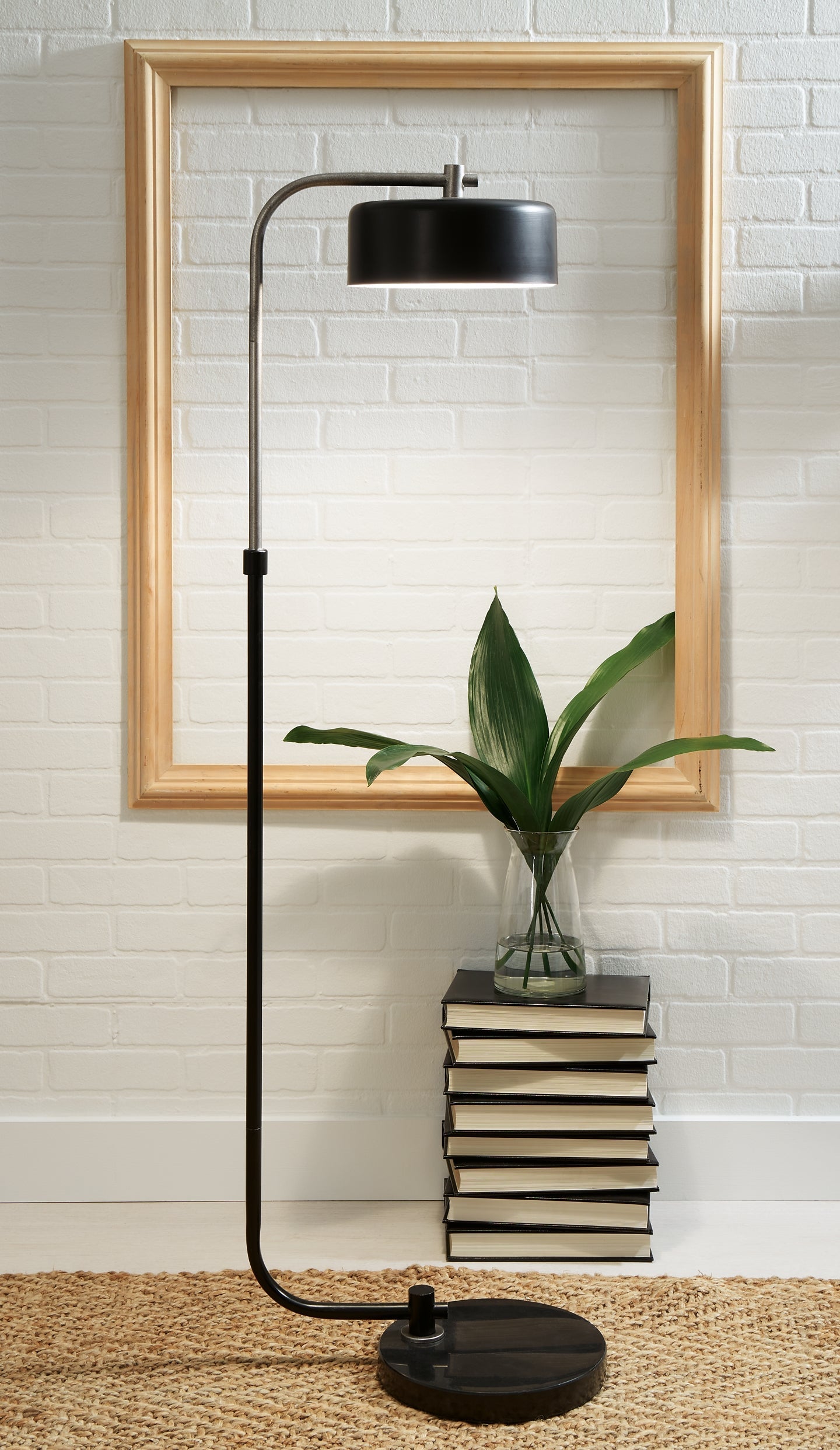 Eliridge Metal Floor Lamp