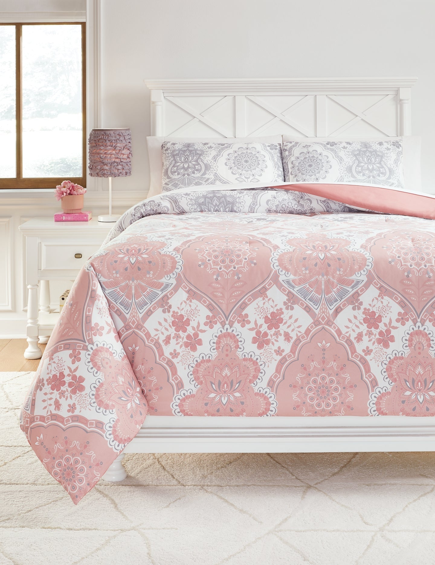 Avaleigh Twin Comforter Set