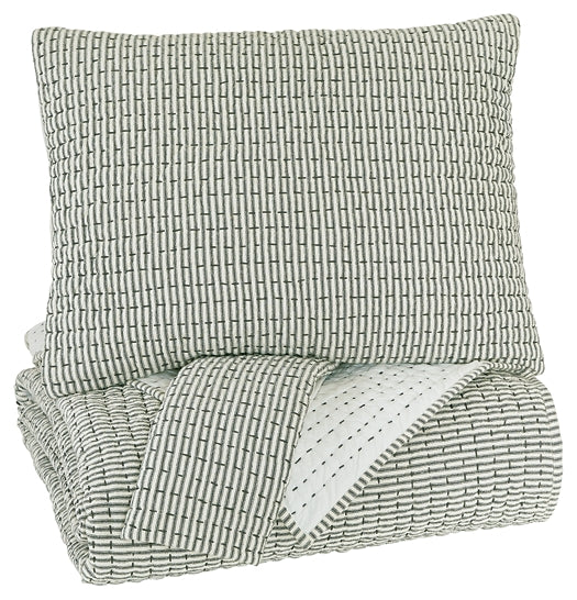 Doralia Queen Coverlet Set