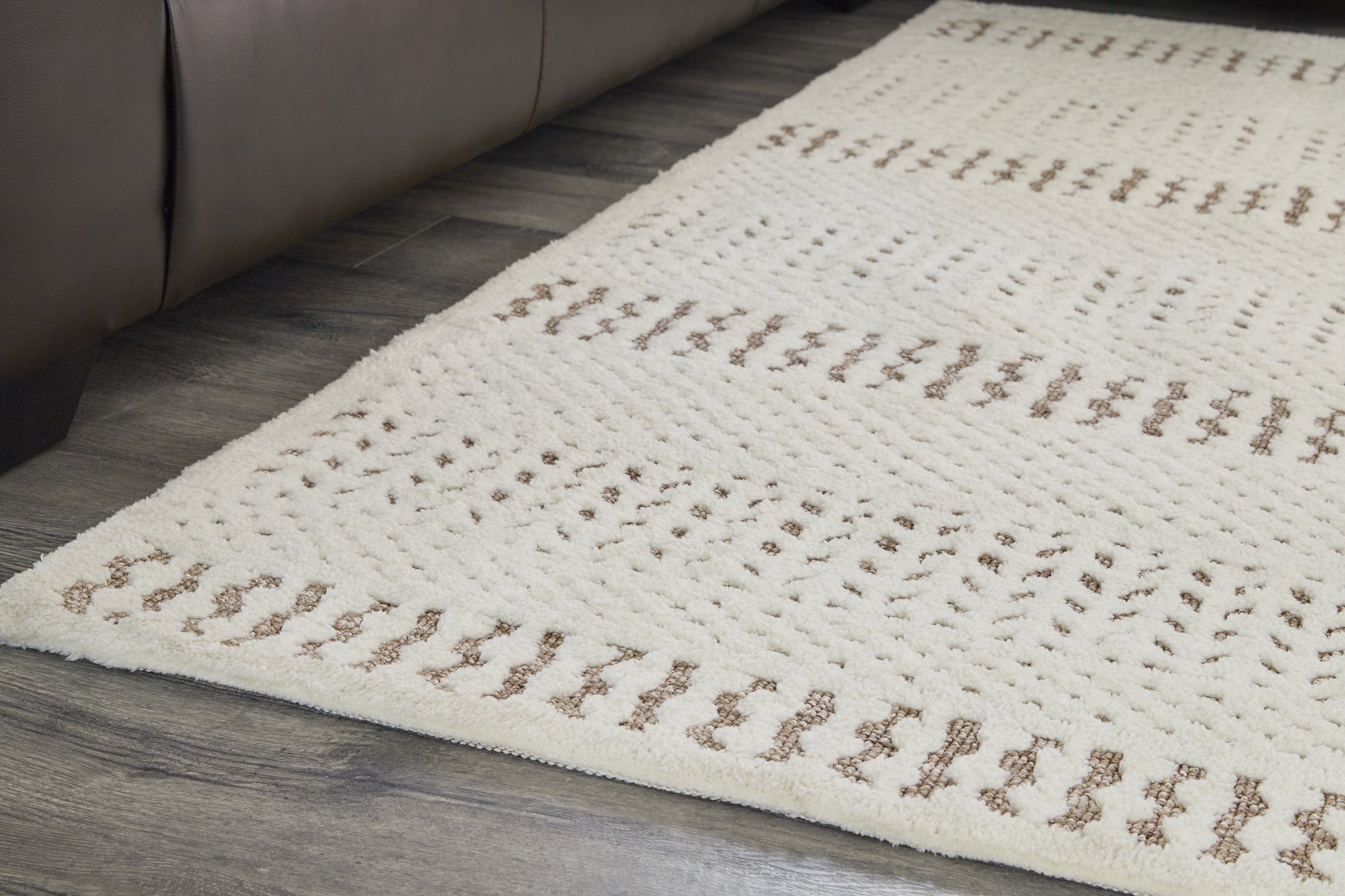 Vallcherr Medium Rug