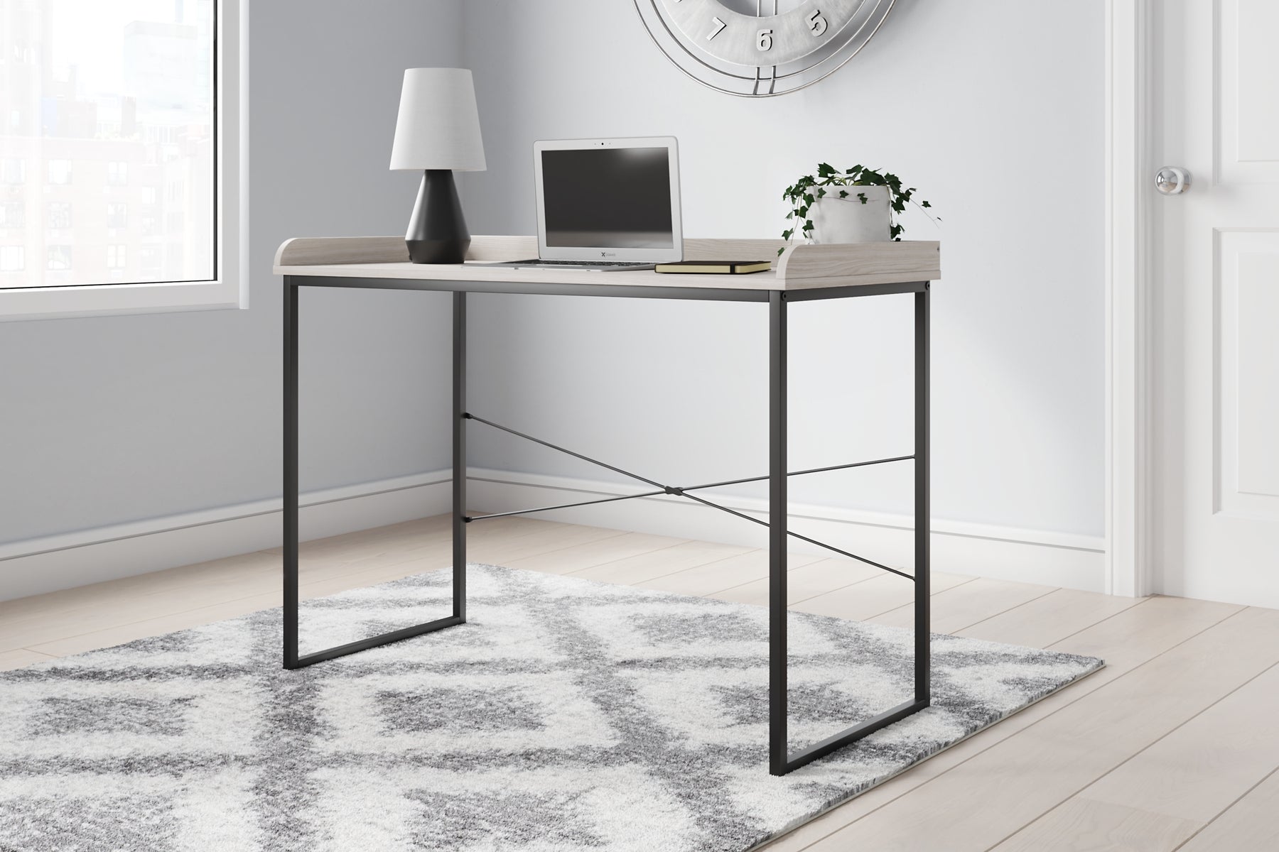 Bayflynn Home Office Desk