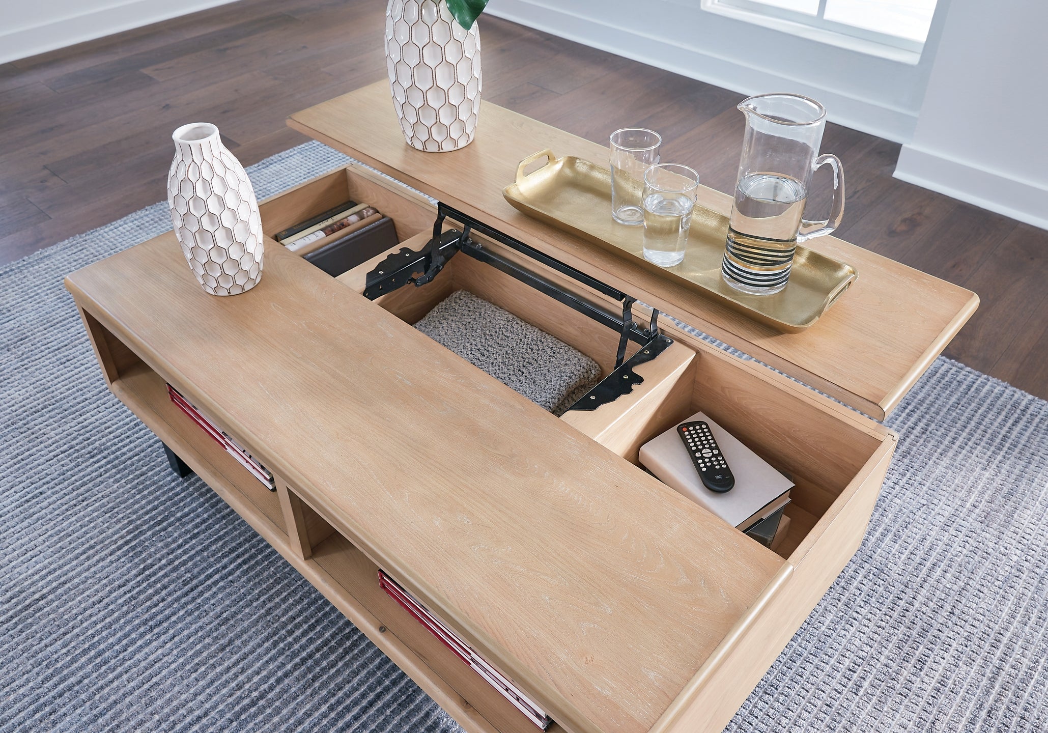 Freslowe Lift Top Cocktail Table