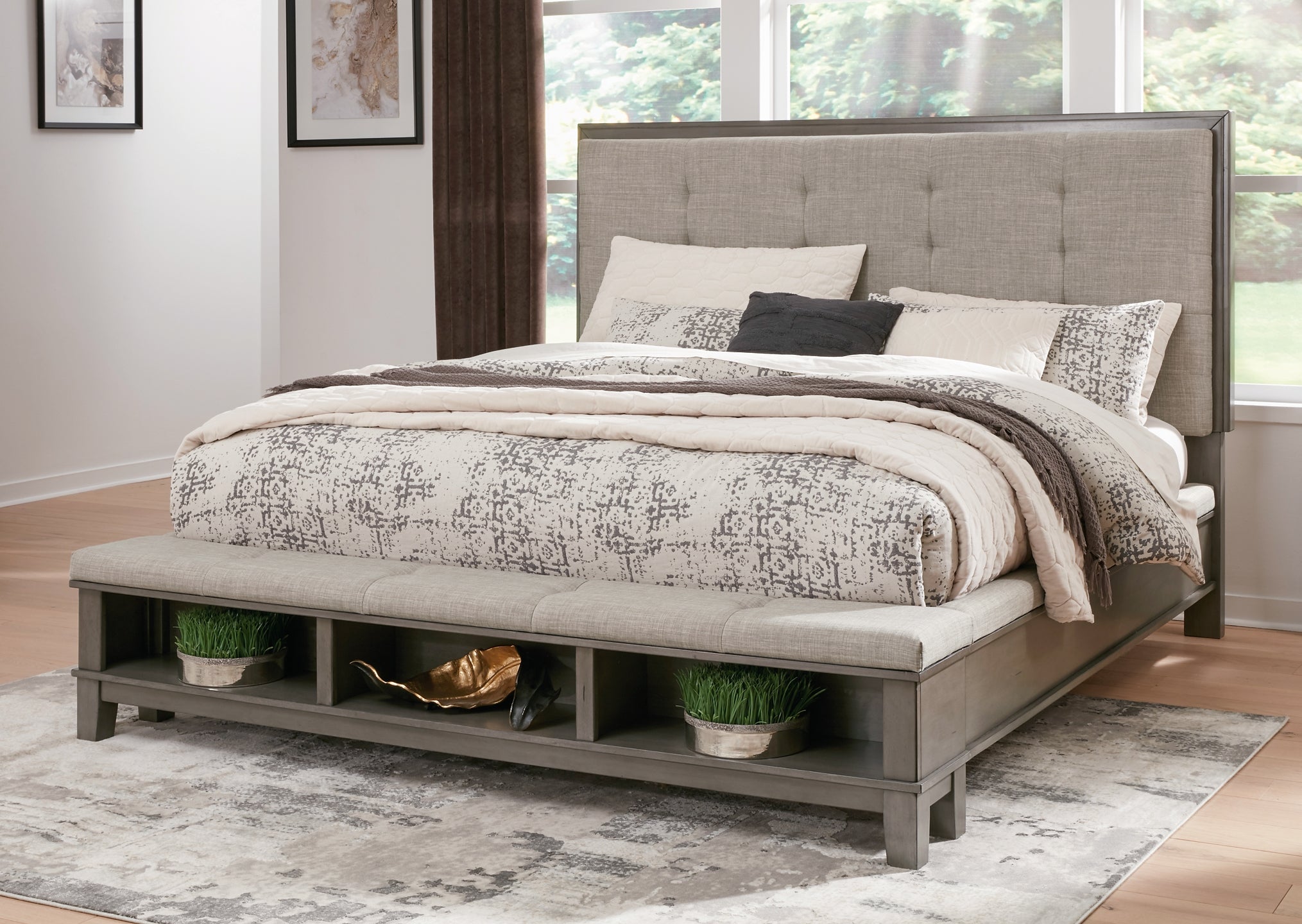 Hallanden King Panel Bed with Storage