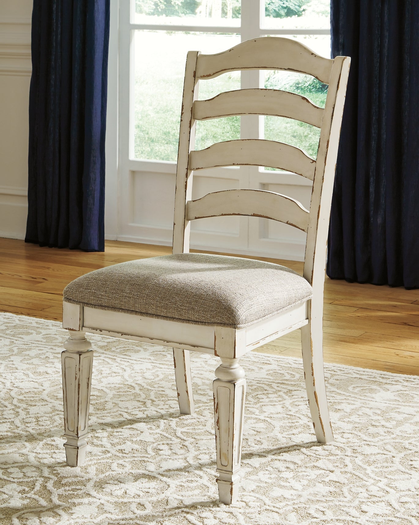 Realyn Dining Chair (Set of 2)