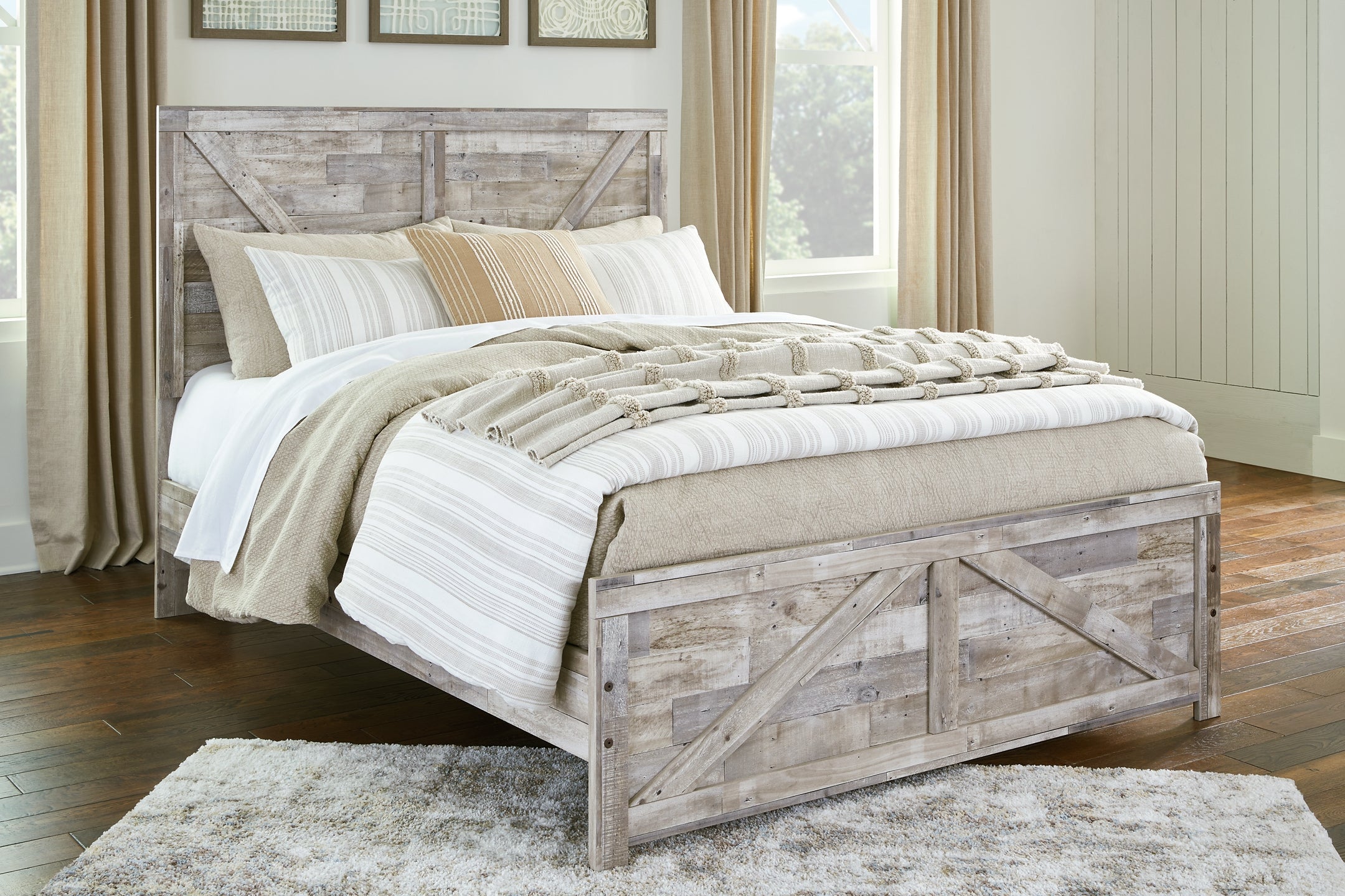 Hodanna Queen Crossbuck Panel Bed