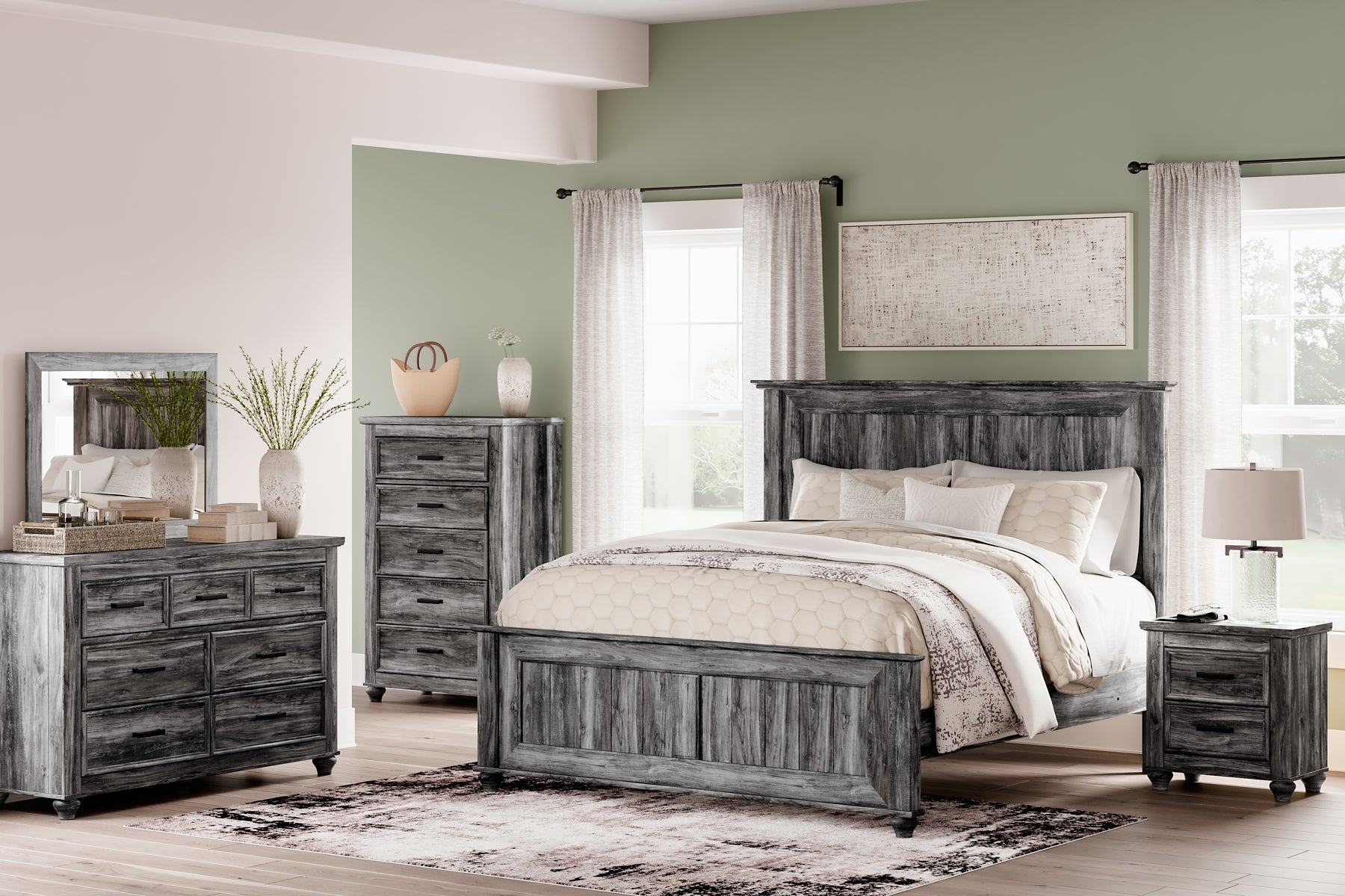 Thyven Seven Drawer Dresser